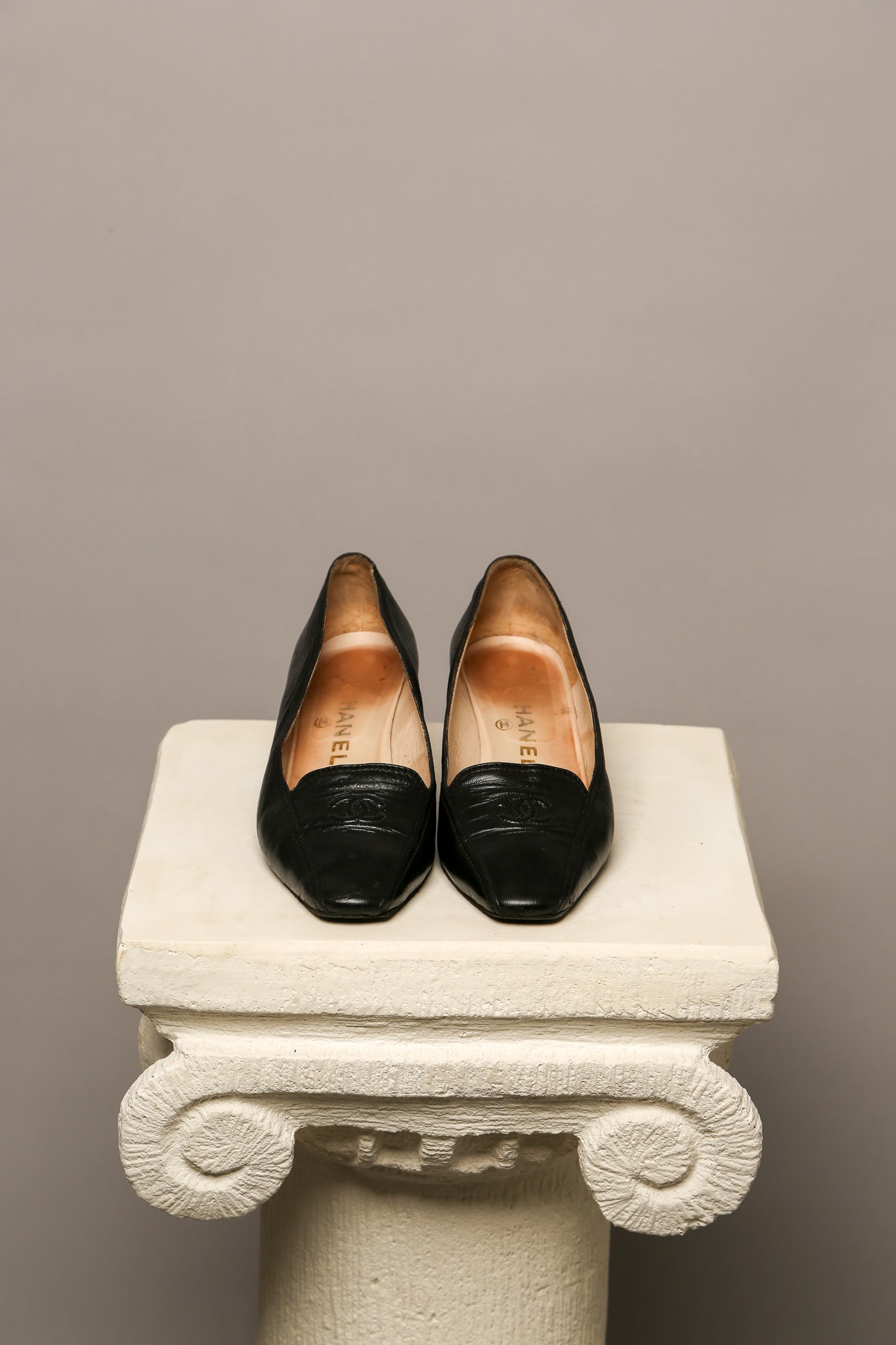 CHANEL Black Pumps