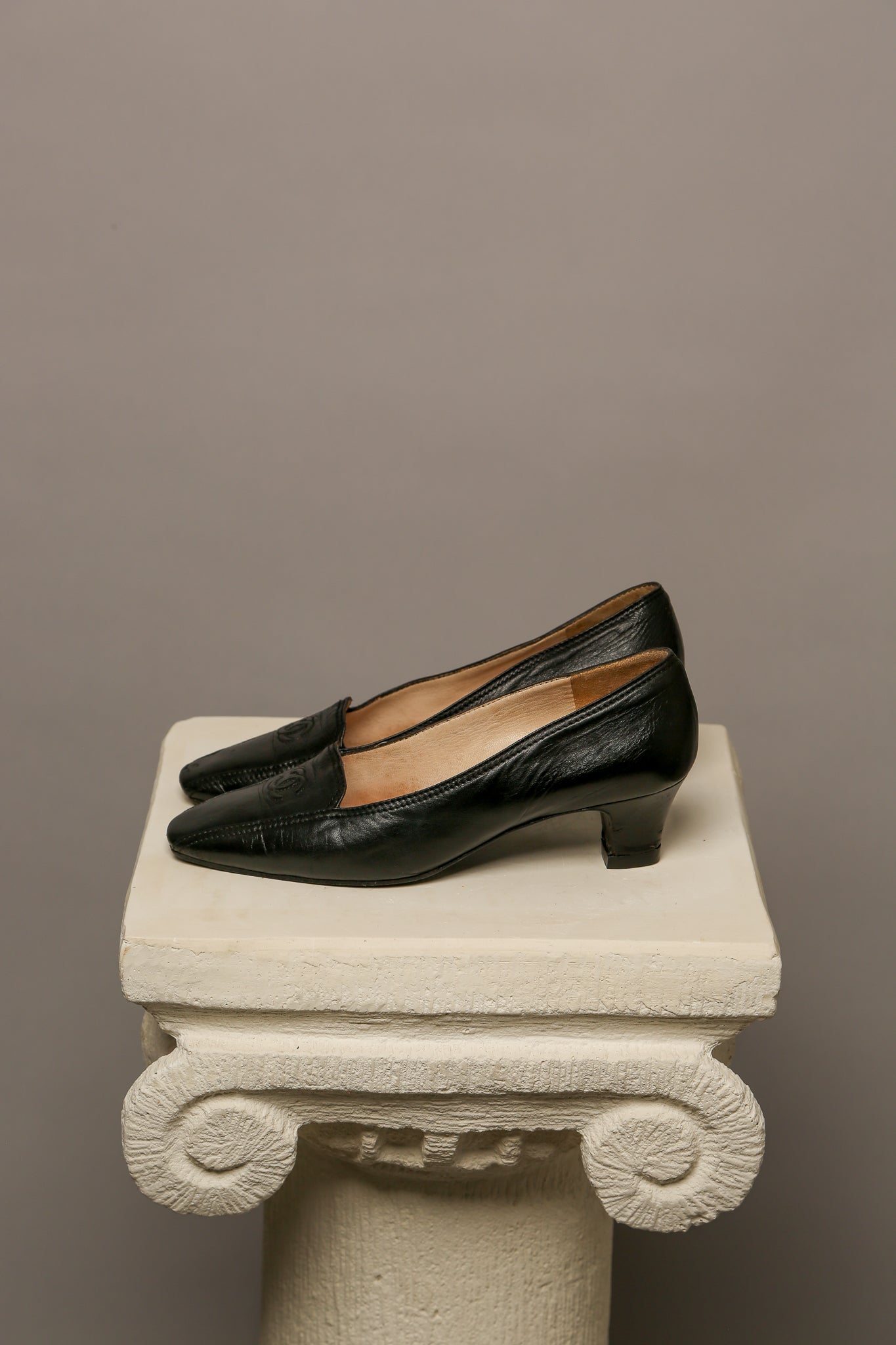 CHANEL Black Pumps