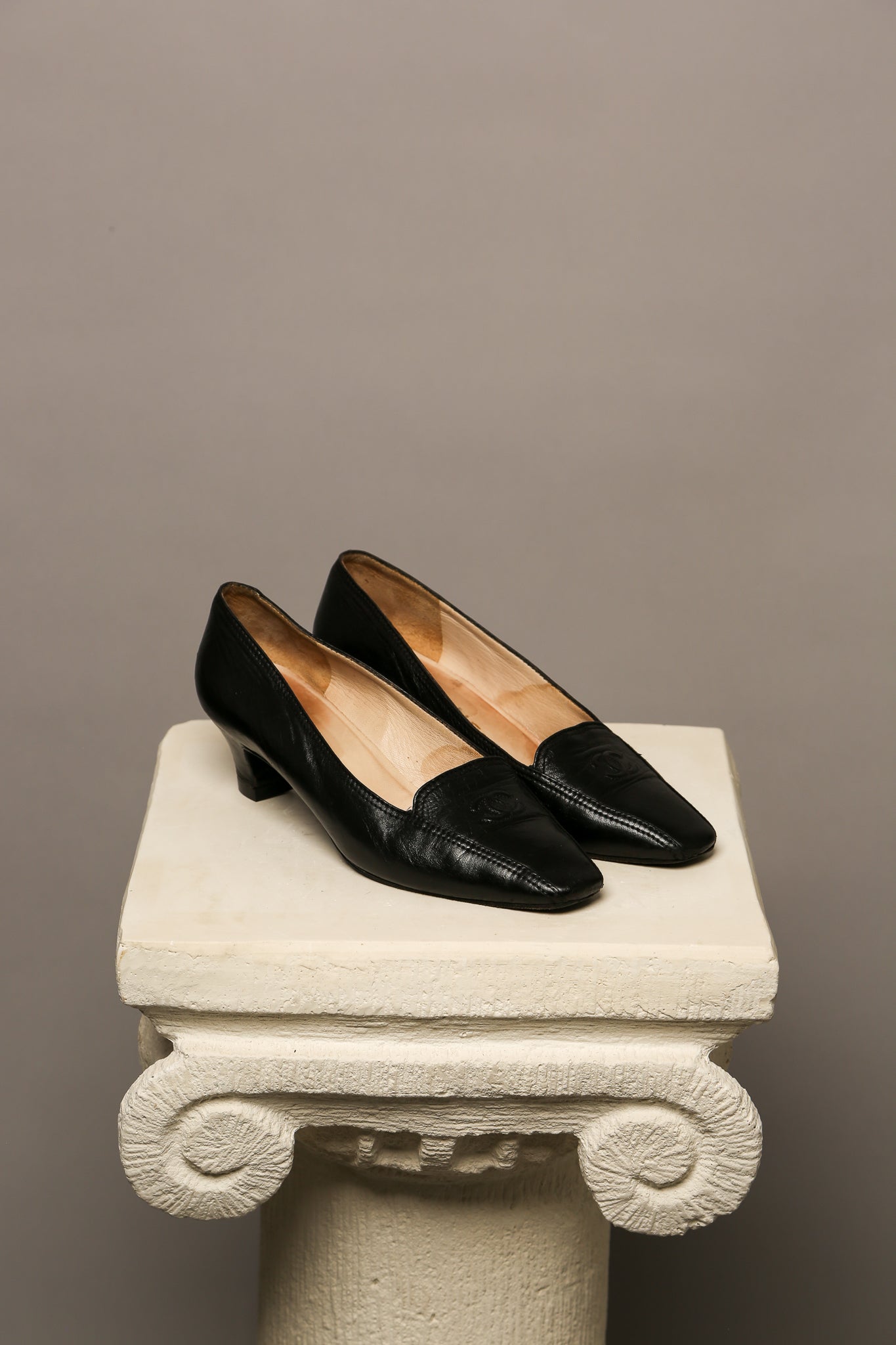 CHANEL Black Pumps