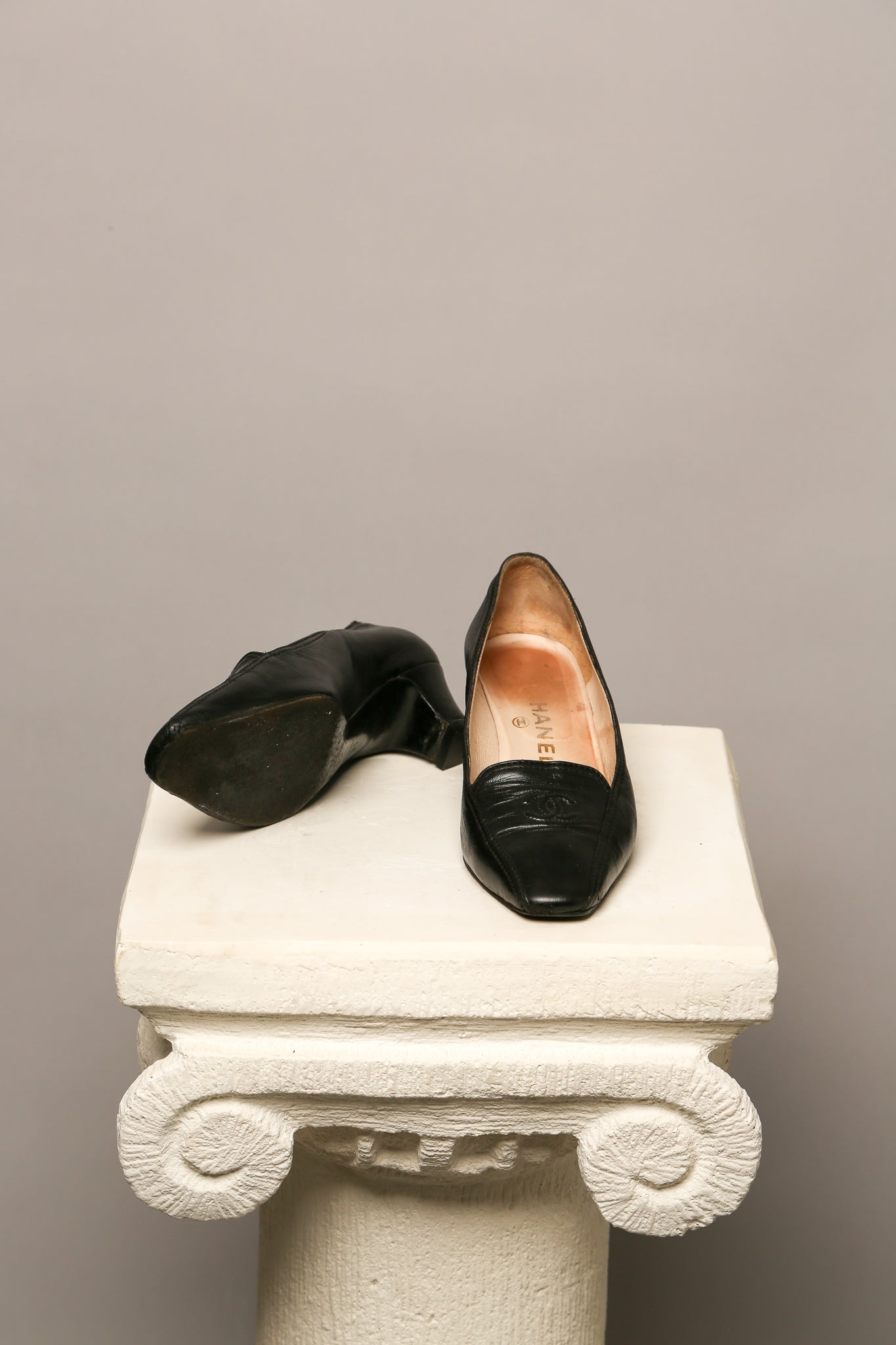 CHANEL Black Pumps