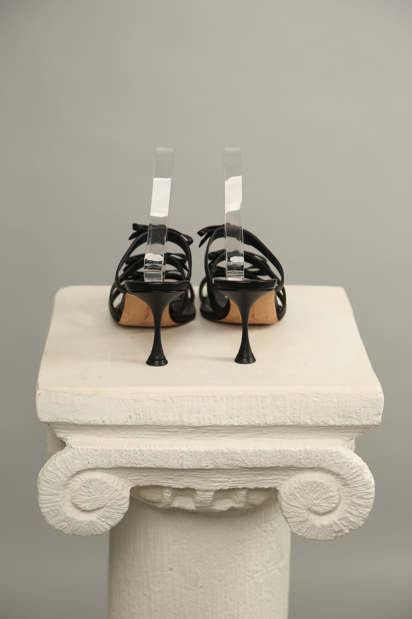 MANOLO BLAHNIK Bow Sandals