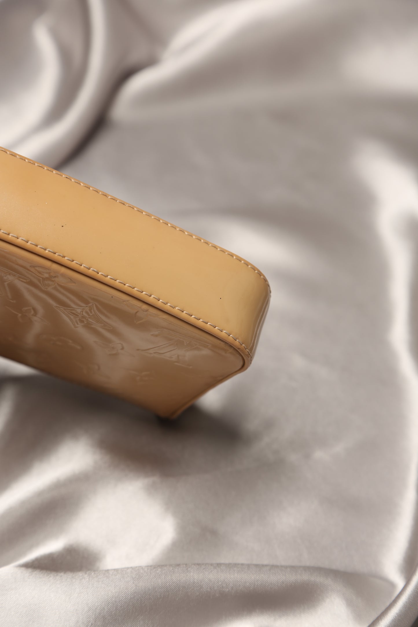 LOUIS VUITTON Vernis Pochette