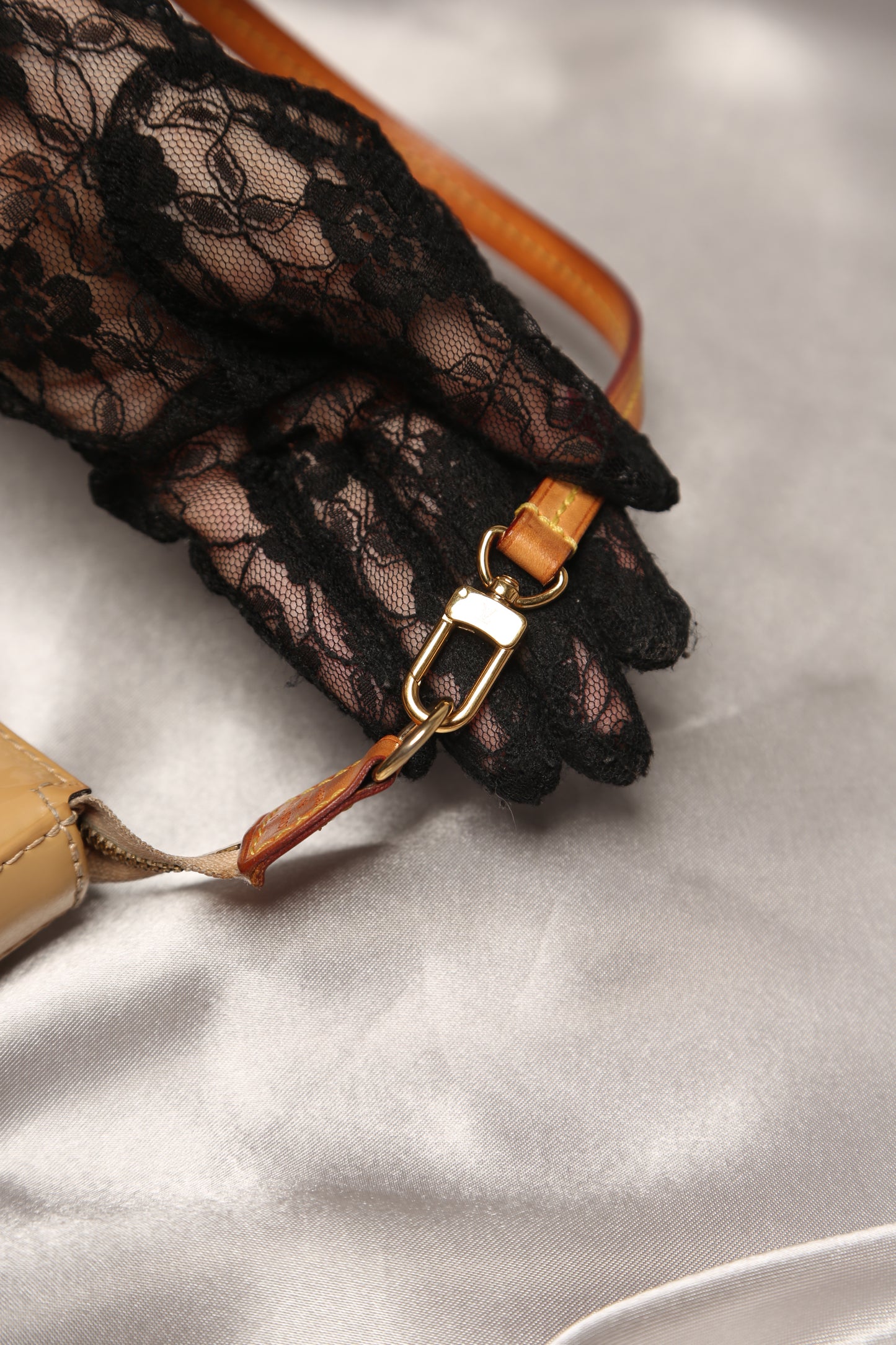 LOUIS VUITTON Vernis Pochette