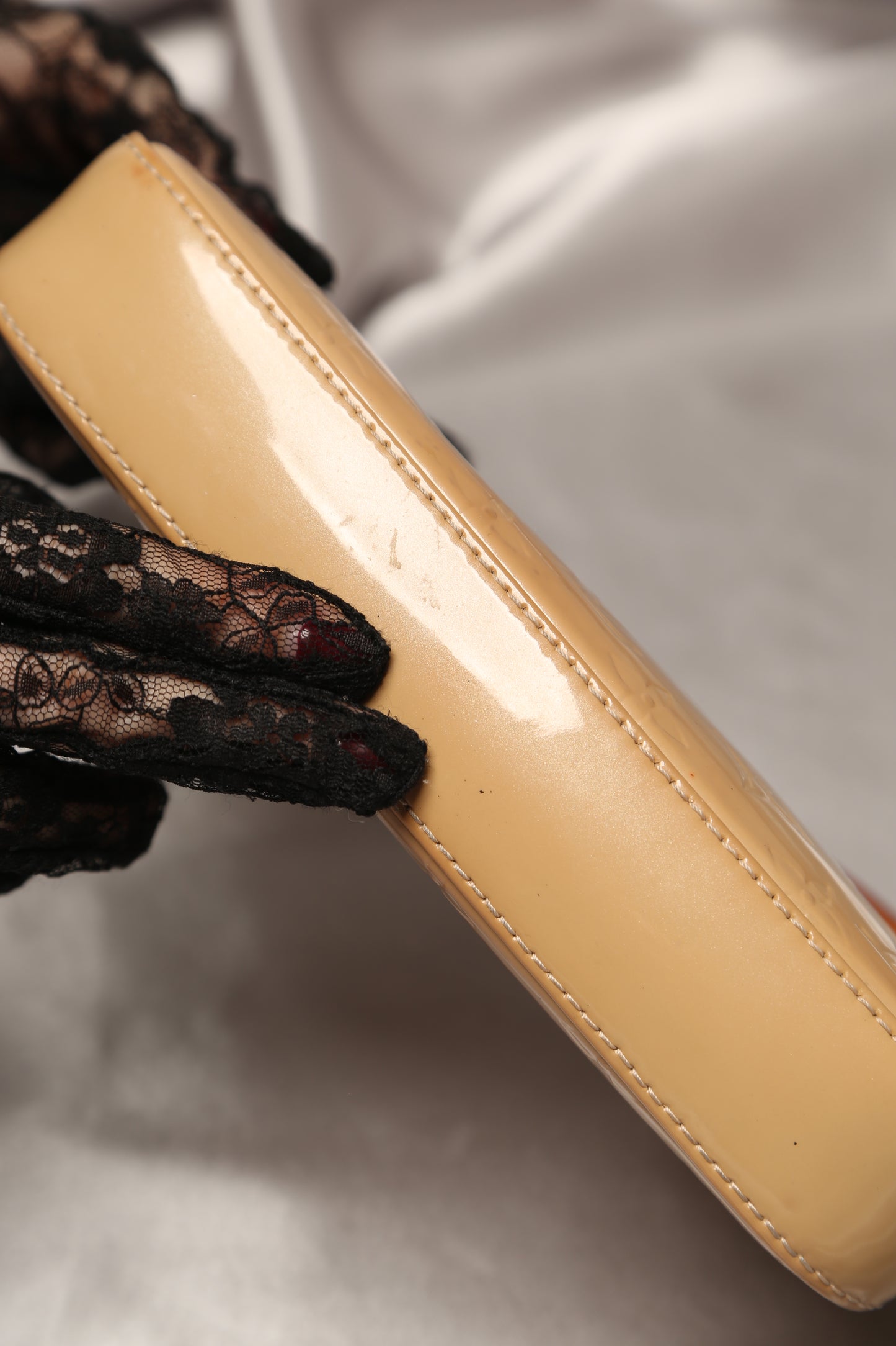 LOUIS VUITTON Vernis Pochette