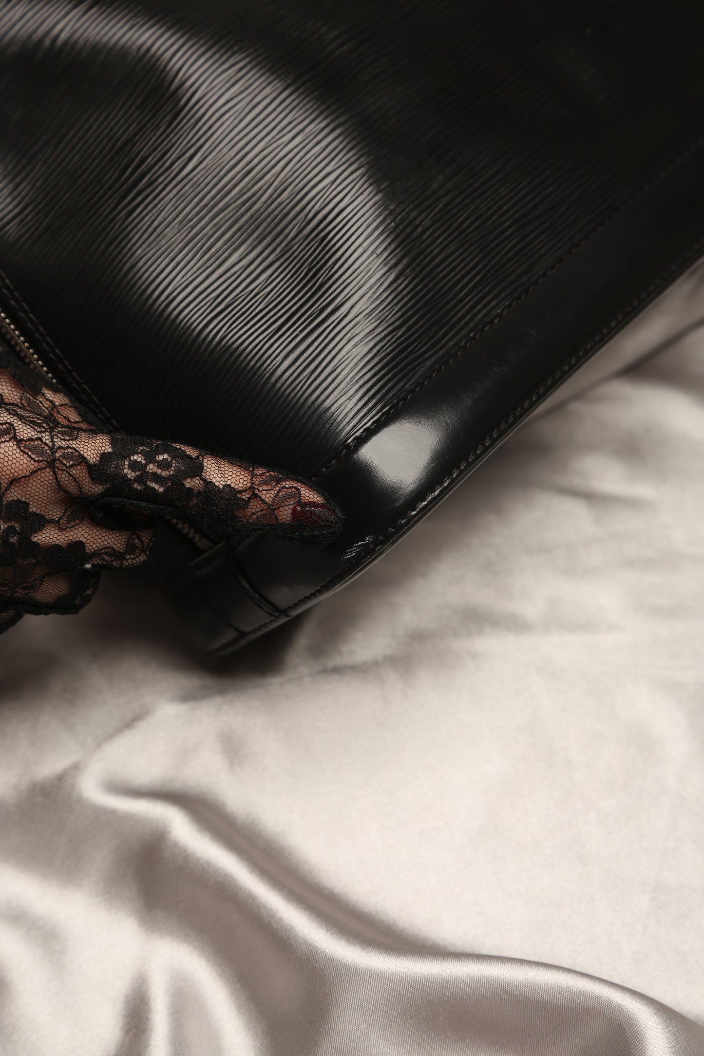 LOUIS VUITTON Alma PM