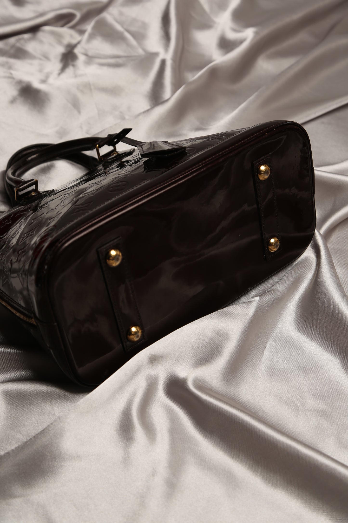 LOUIS VUITTON Vernis Alma Bag PM