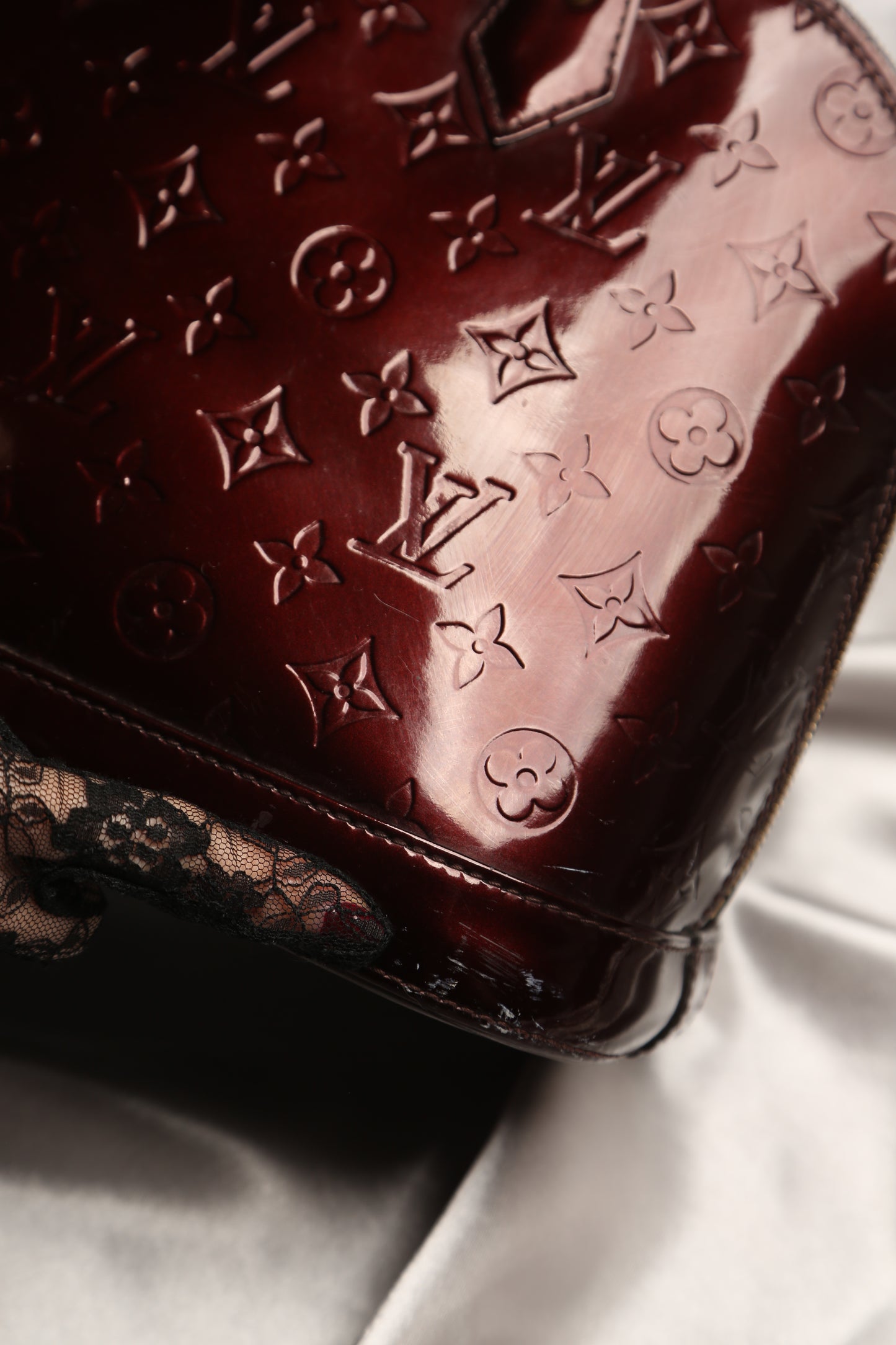 LOUIS VUITTON Vernis Alma Bag PM