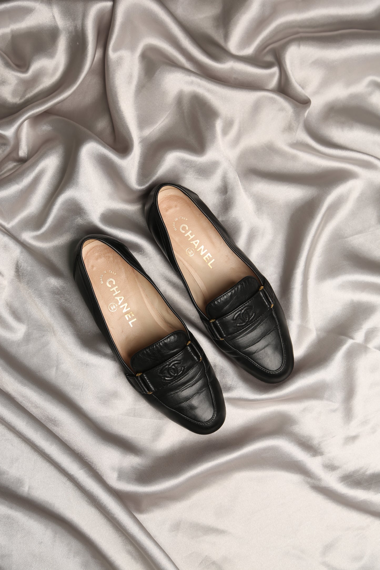 CHANEL CC Loafer