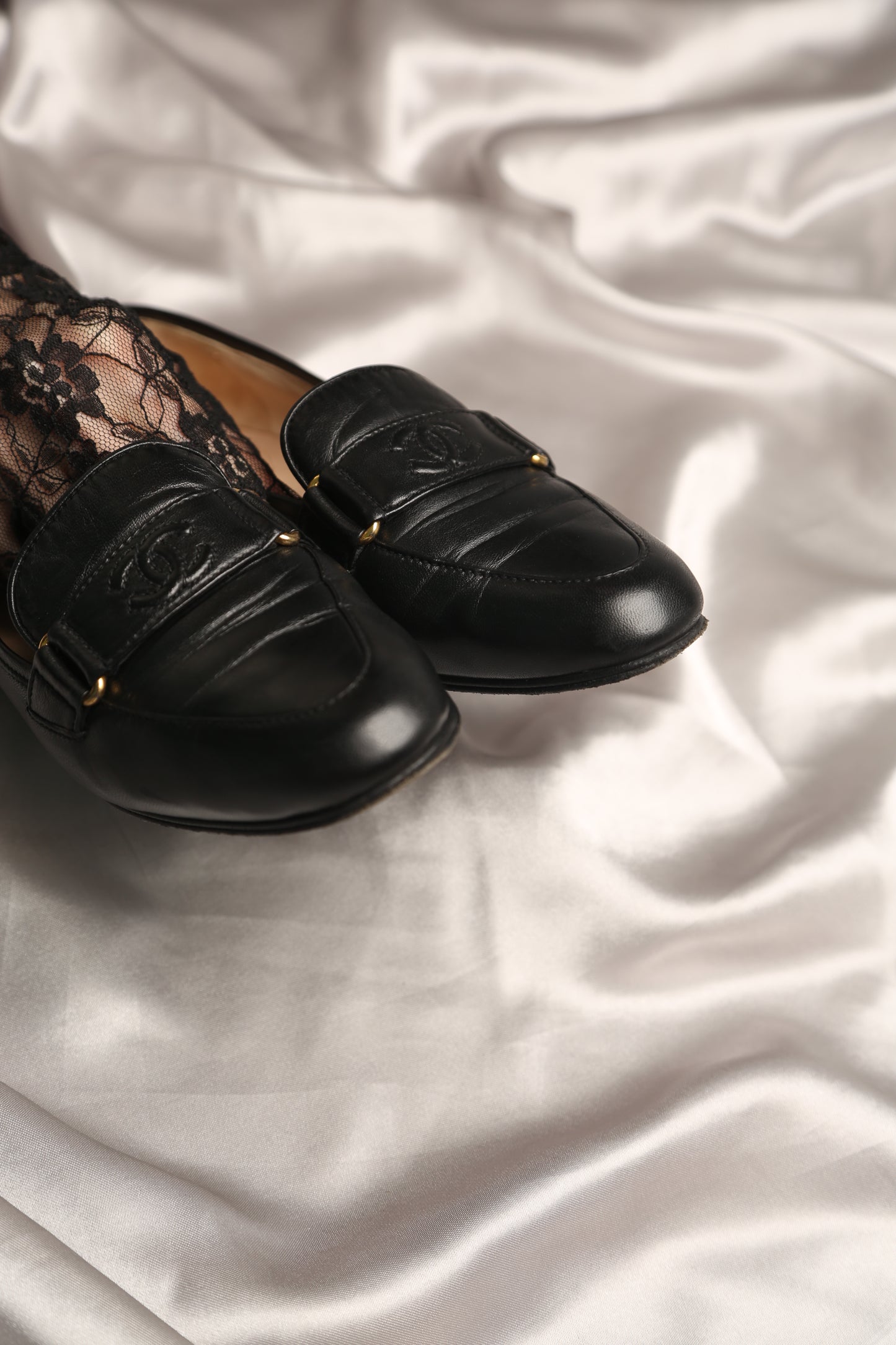CHANEL CC Loafer