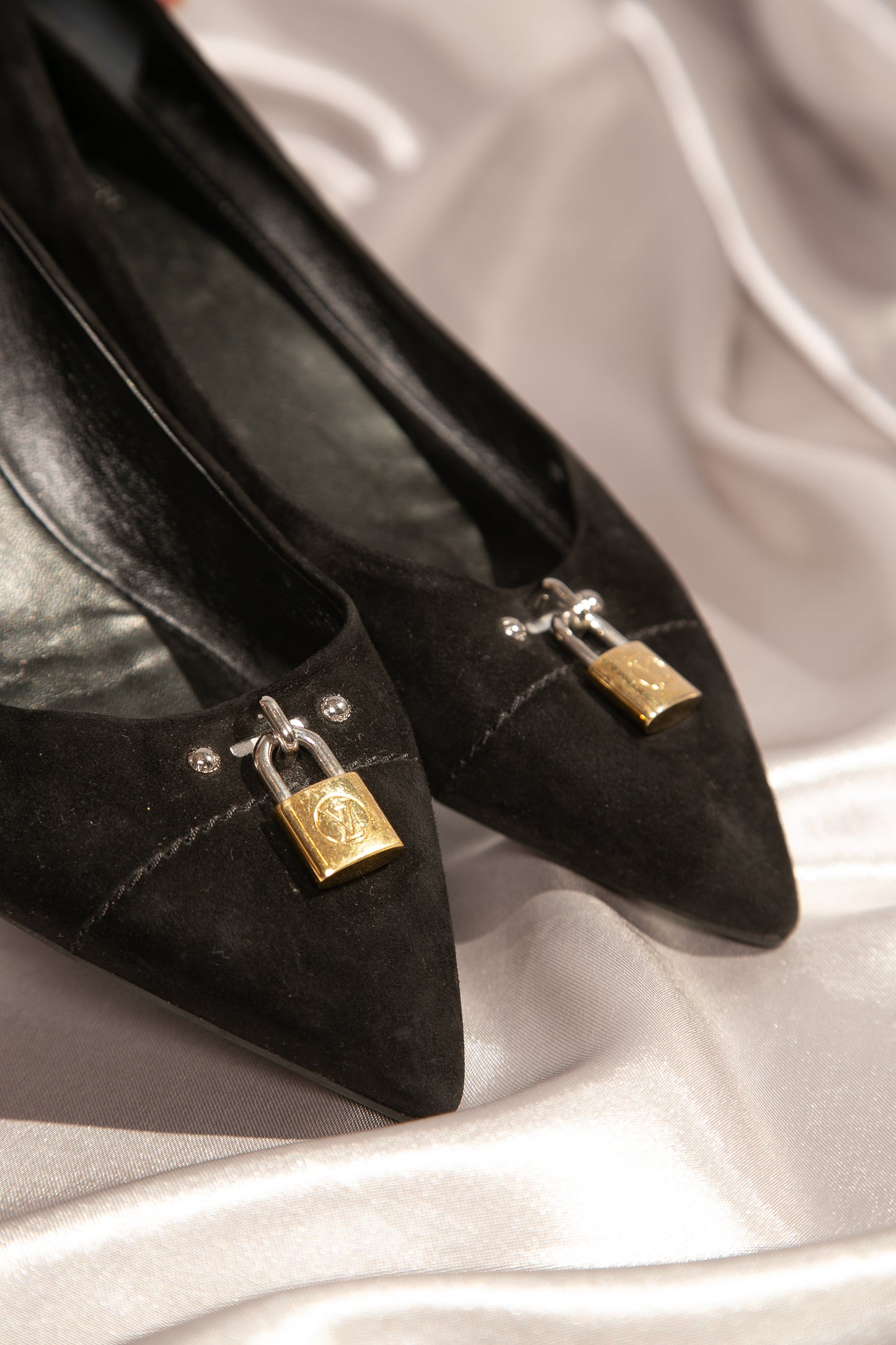 LOUIS VUITTON Flats