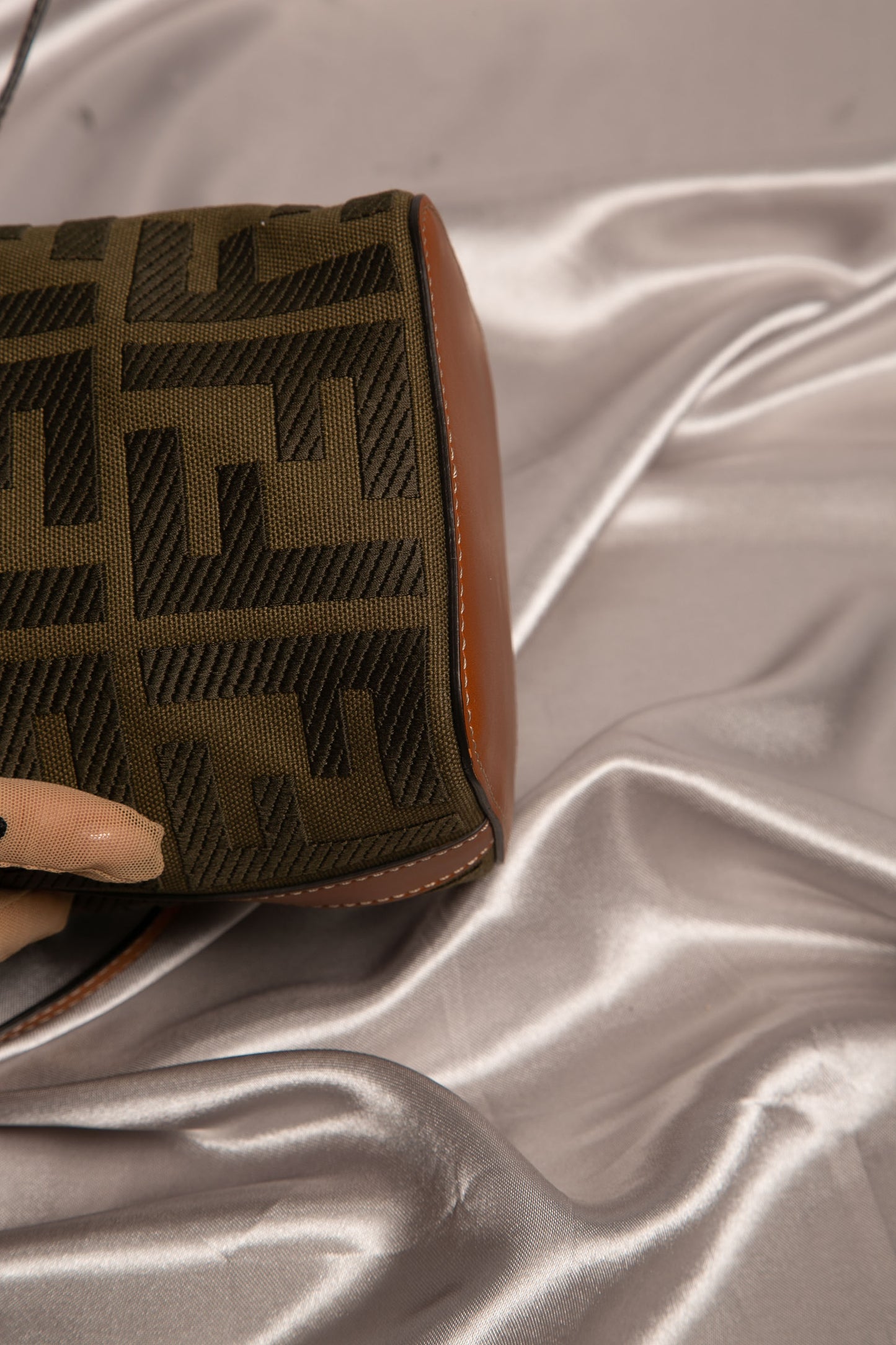FENDI Mon Tresor Bucket Bag