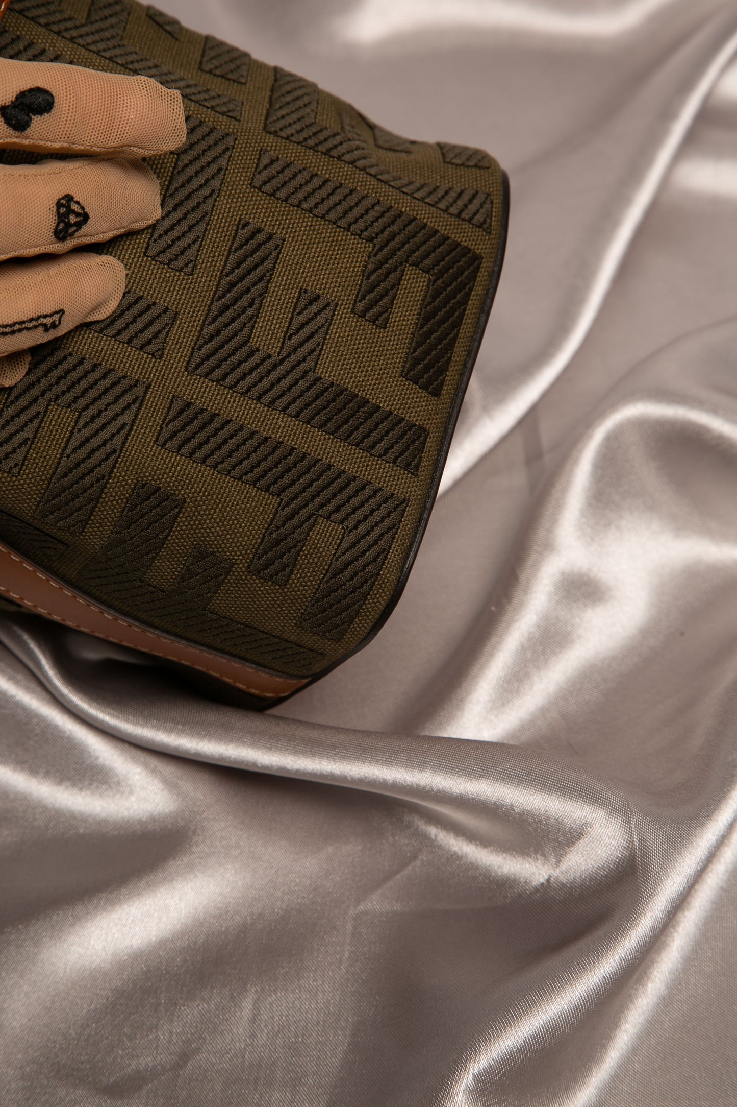FENDI Mon Tresor Bucket Bag