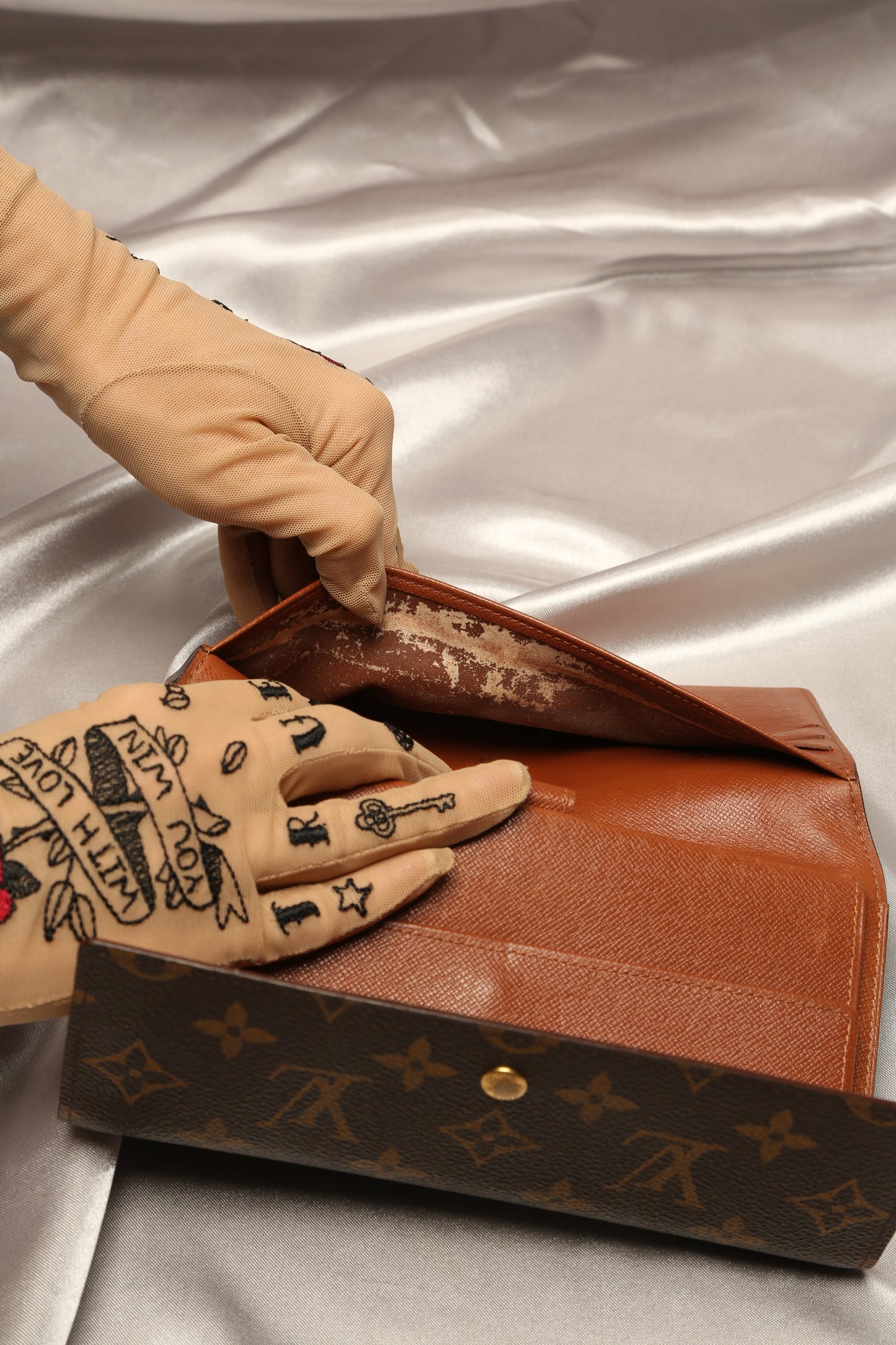 LOUIS VUITTON Trifold Monogram Wallet