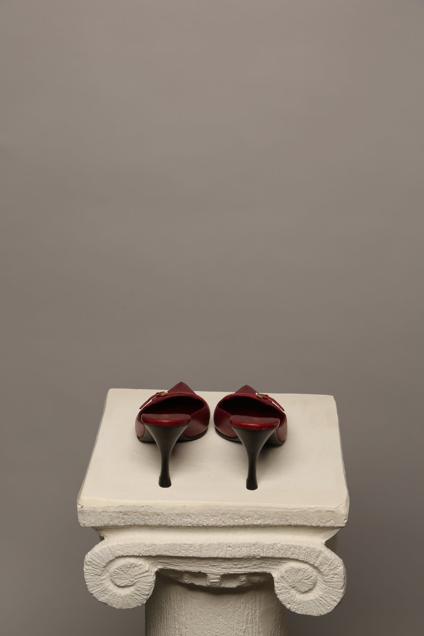 Extremely Rare GUCCI Burgundy Mules