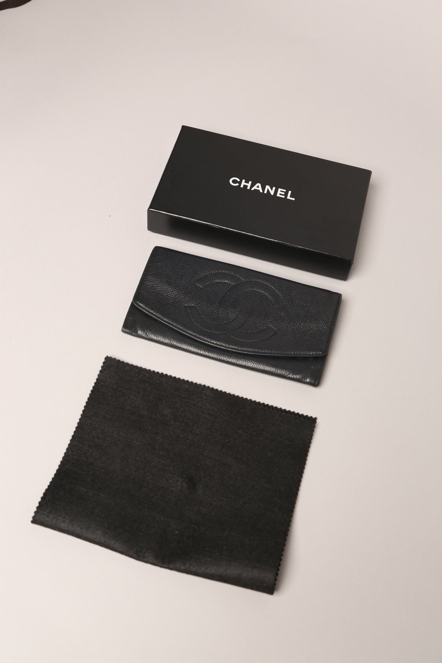 CHANEL Caviar Long Vallet