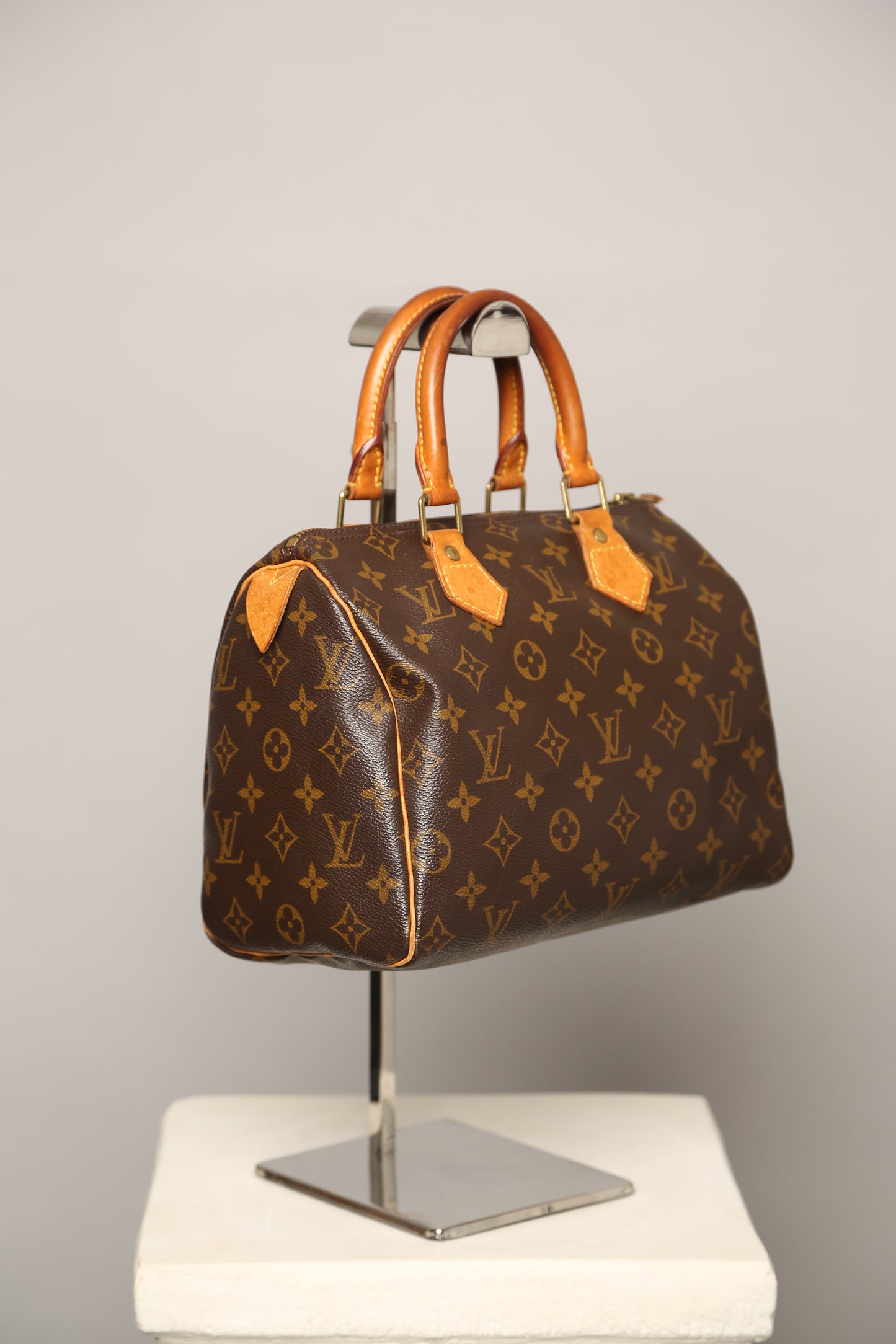 LOUIS VUITTON Monogram Speedy 25