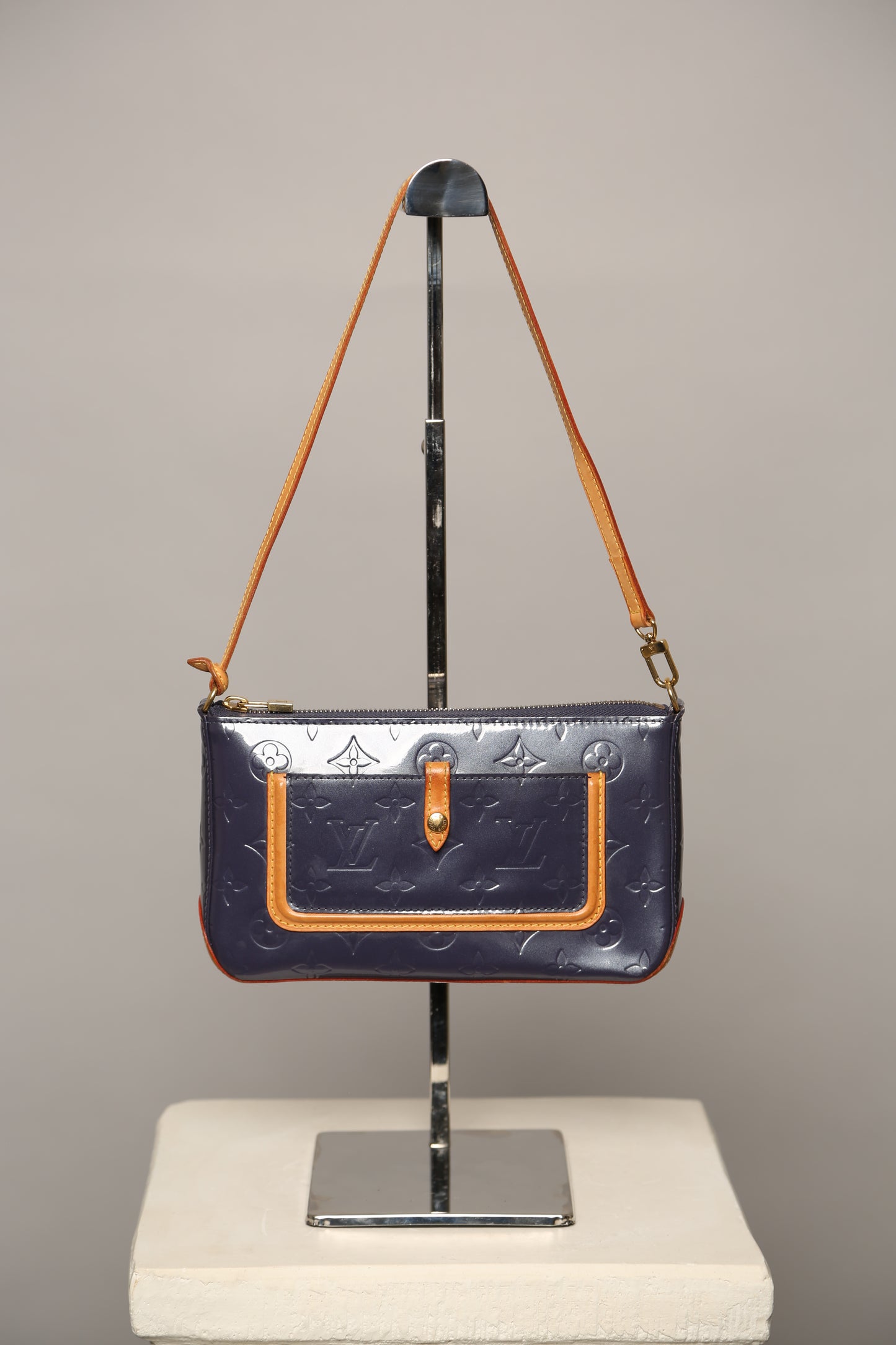 LOUIS VUITTON Mallory Vernis Pochette
