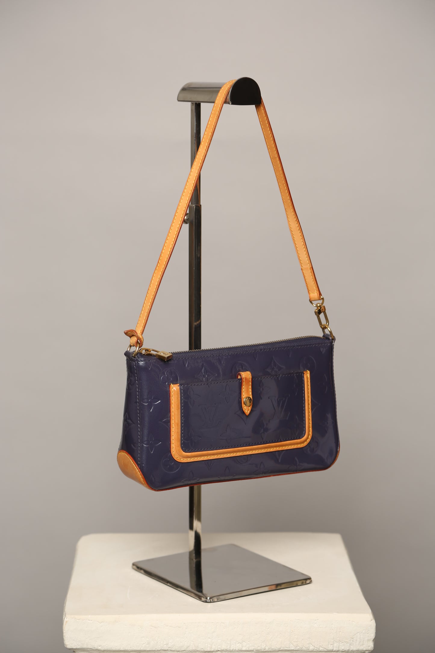 LOUIS VUITTON Mallory Vernis Pochette