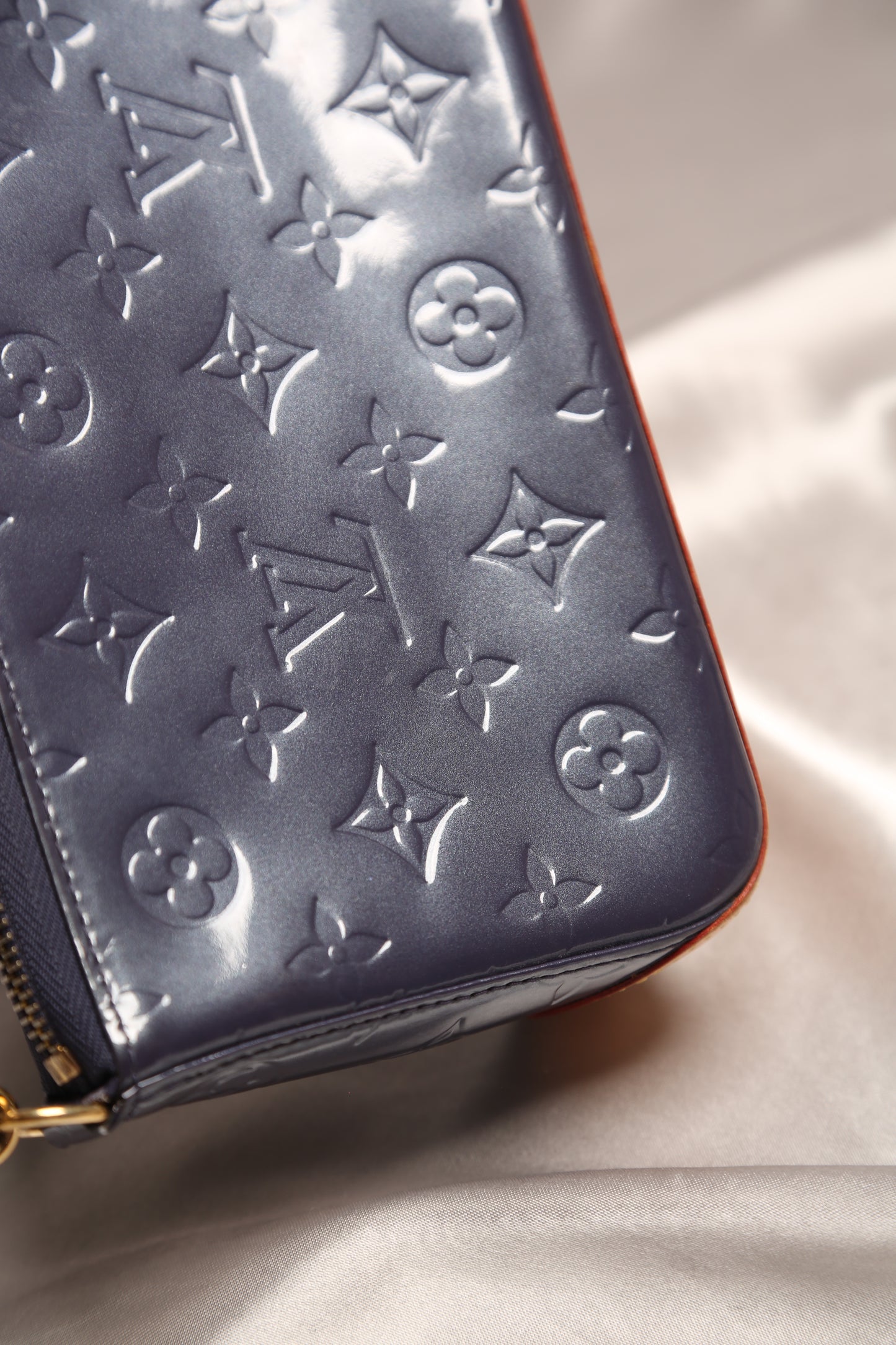 LOUIS VUITTON Mallory Vernis Pochette