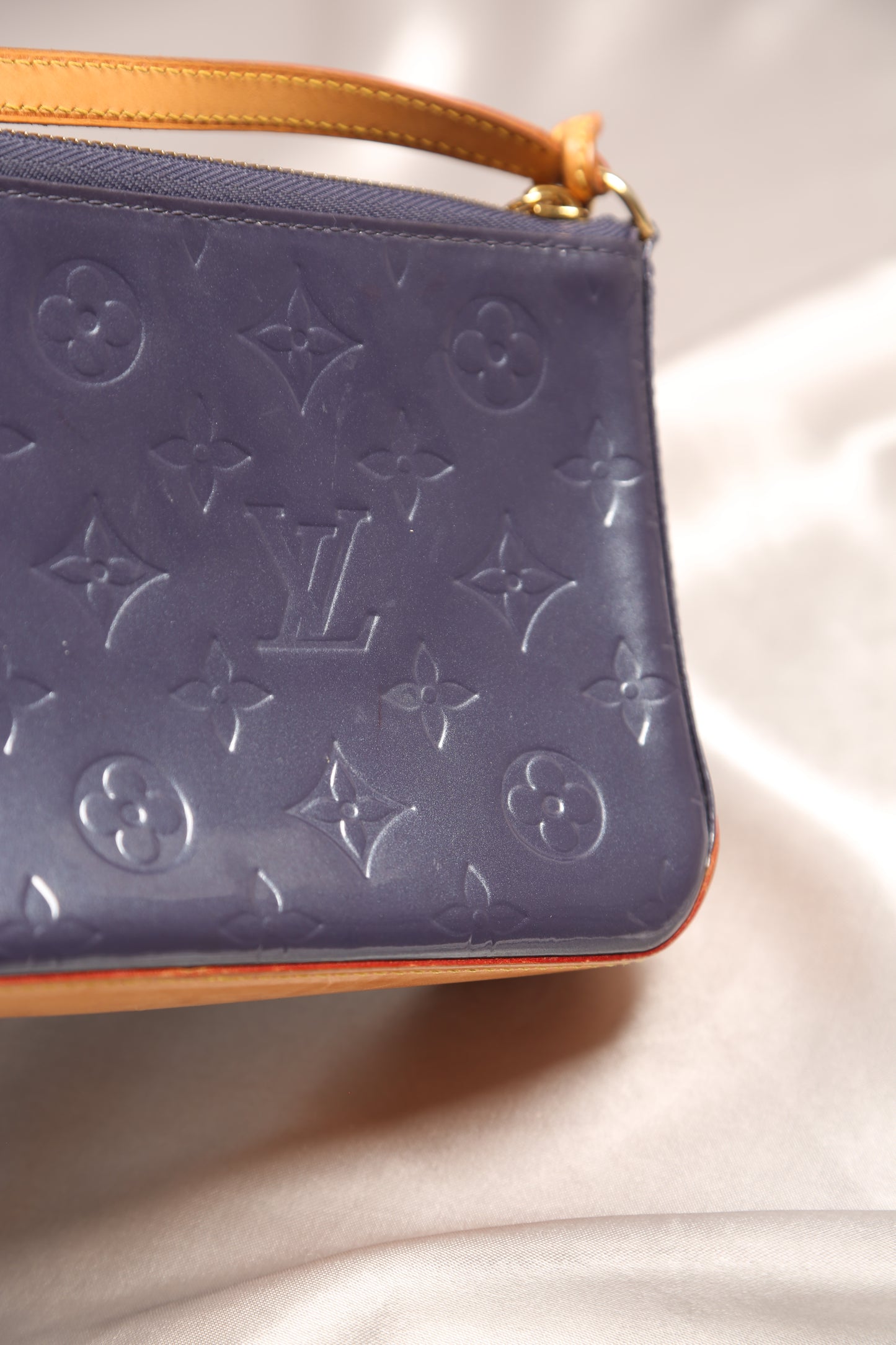 LOUIS VUITTON Mallory Vernis Pochette