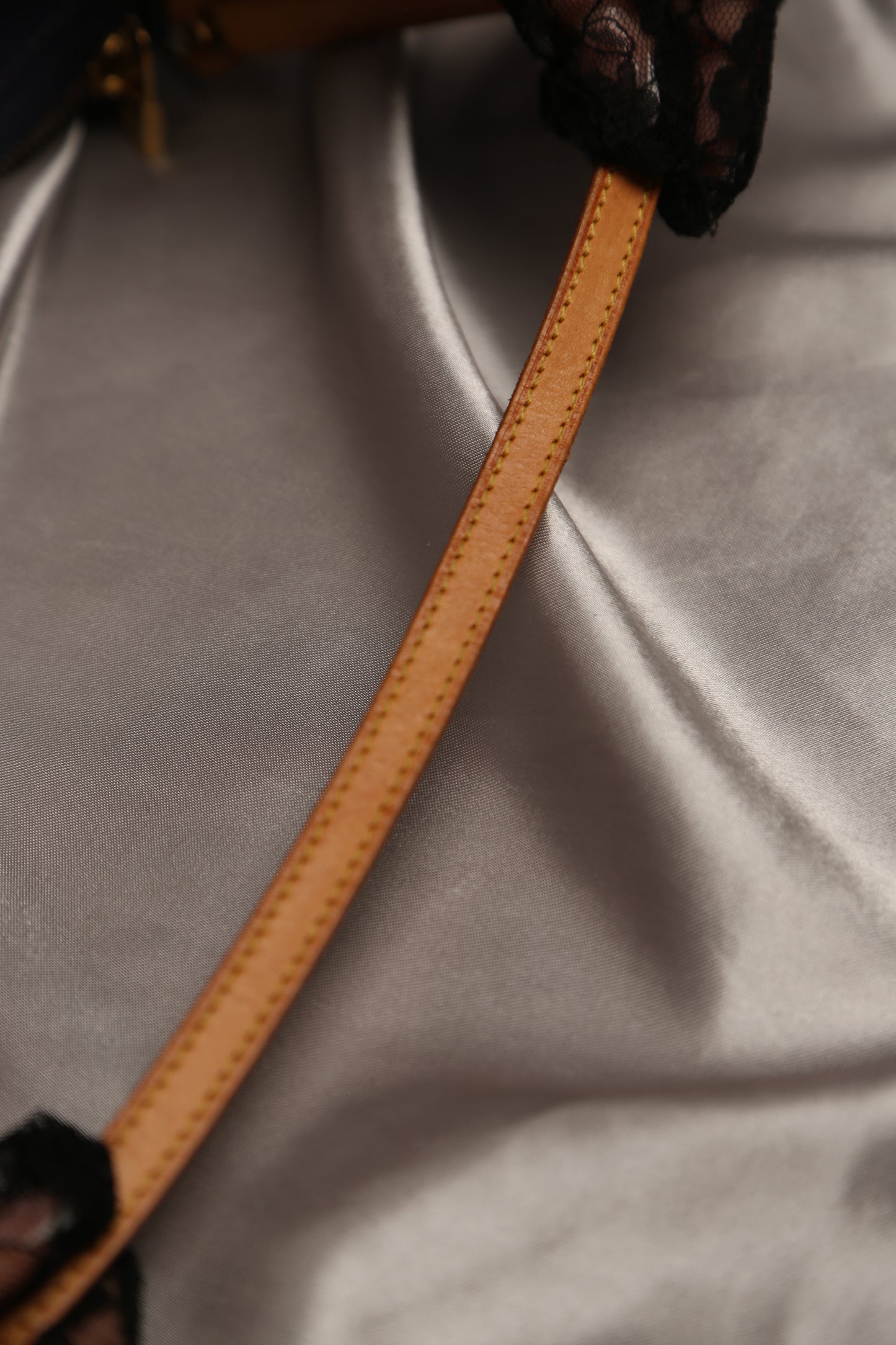LOUIS VUITTON Mallory Vernis Pochette