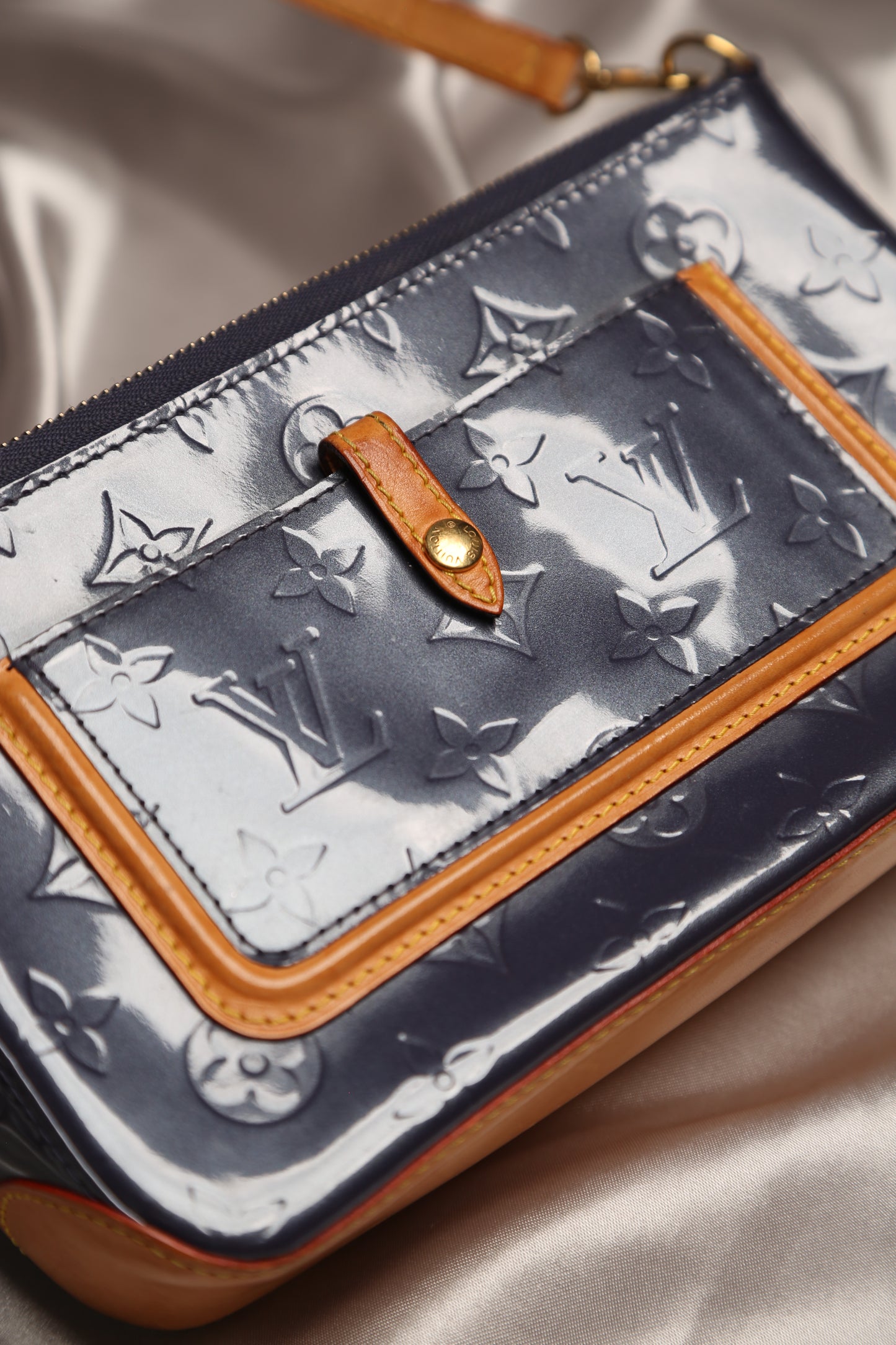 LOUIS VUITTON Mallory Vernis Pochette