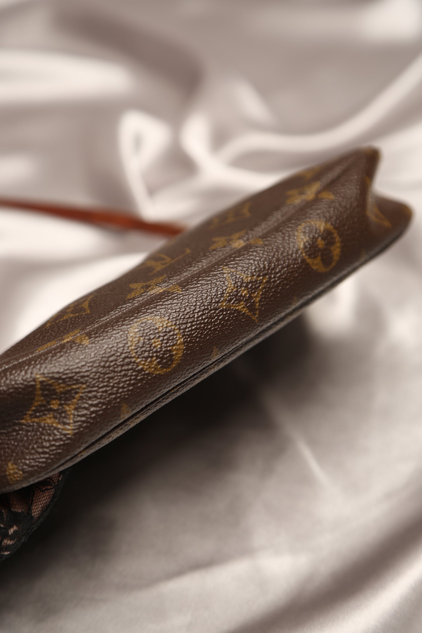 LOUIS VUITTON Pochette