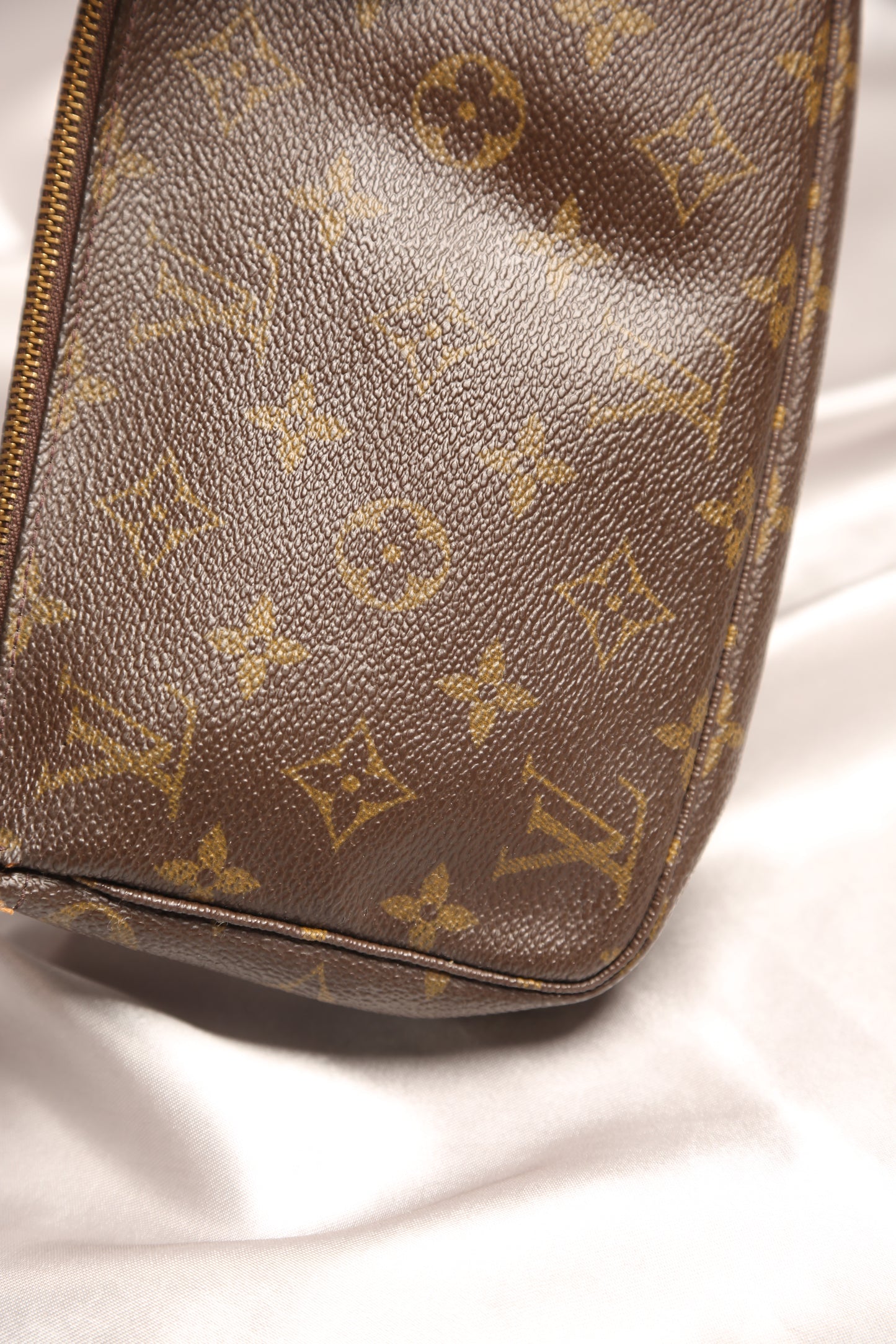 LOUIS VUITTON Pochette