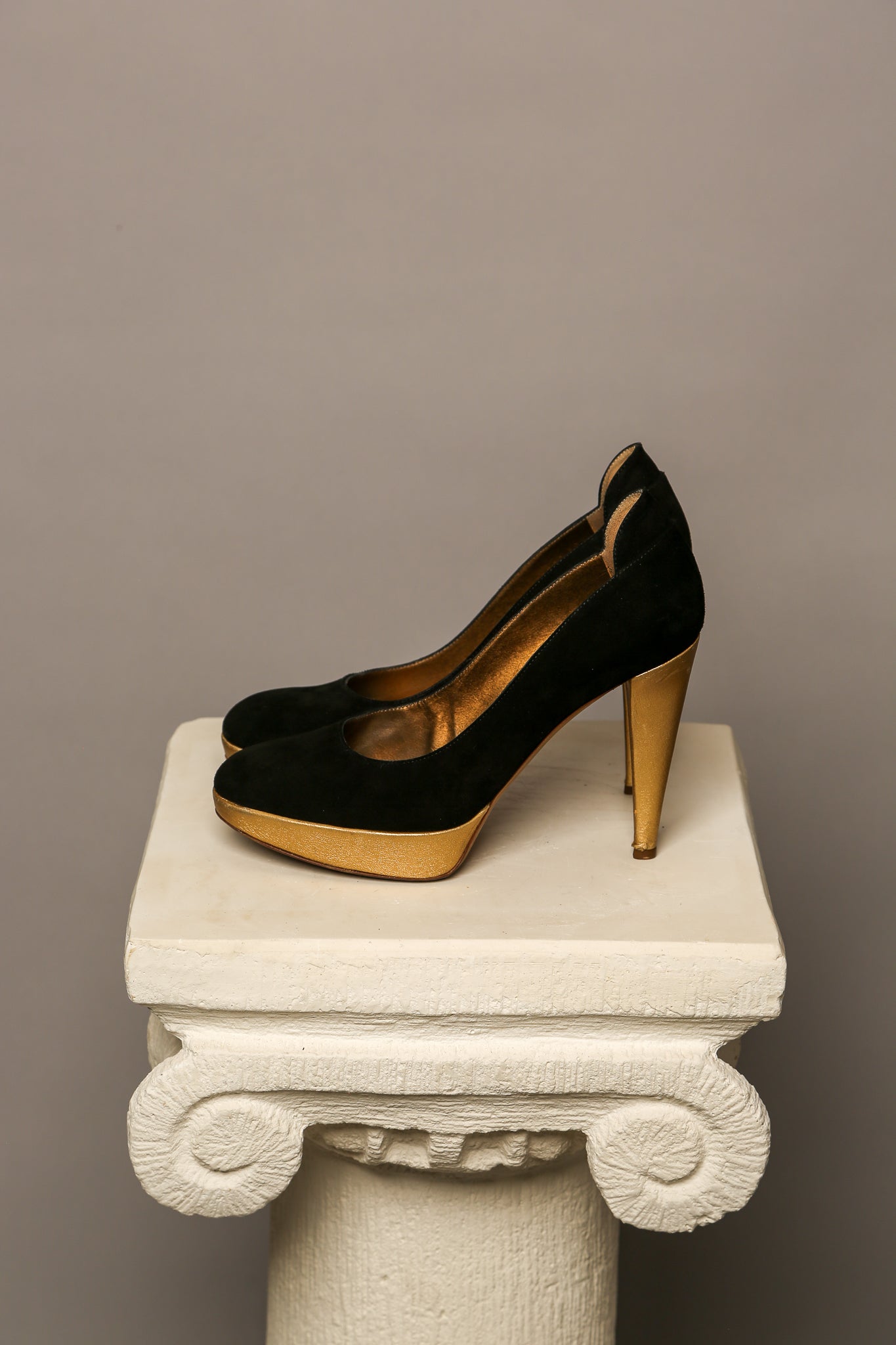 SERGIO ROSSI Suede Leather Pumps