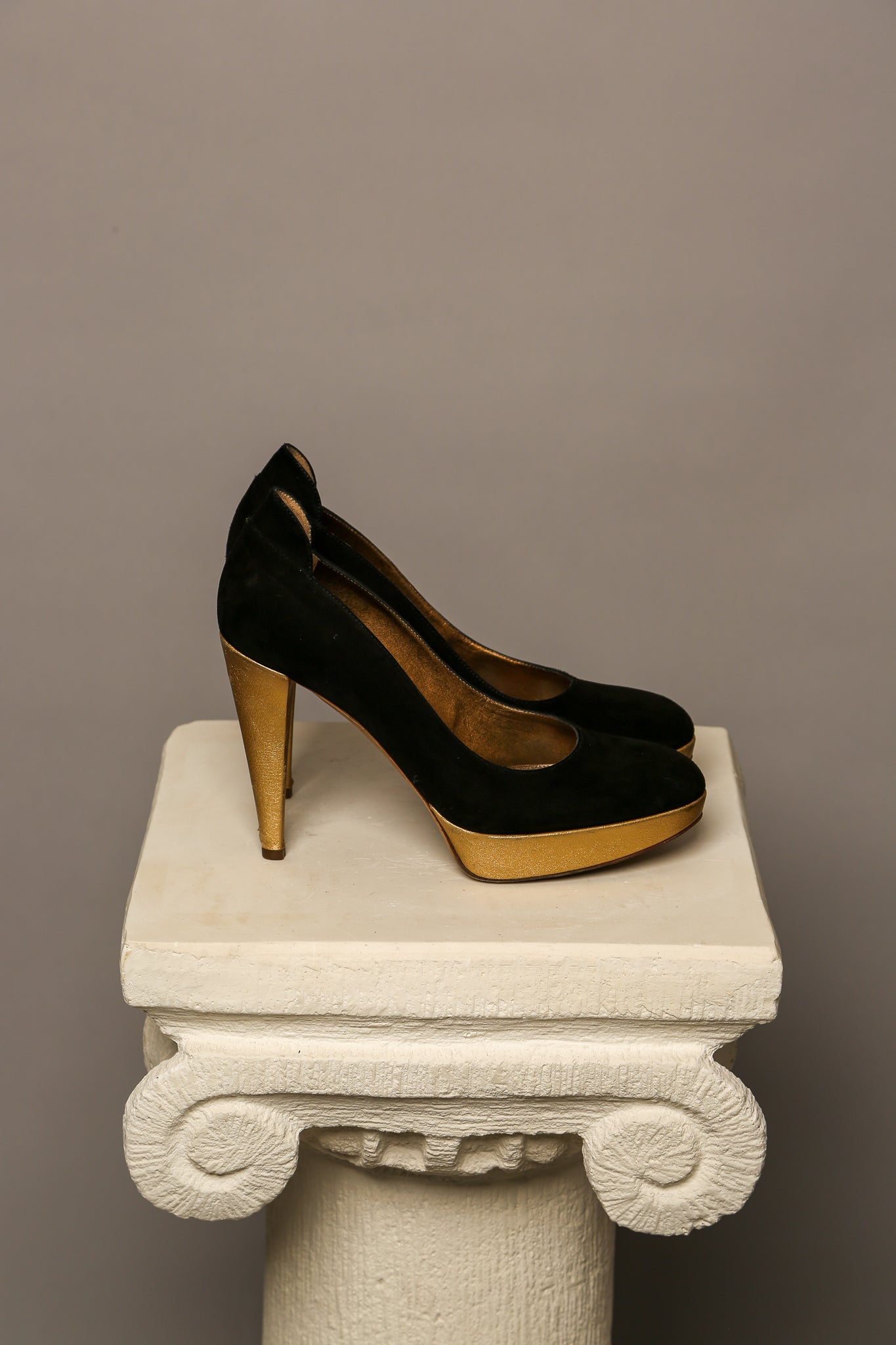 SERGIO ROSSI Suede Leather Pumps