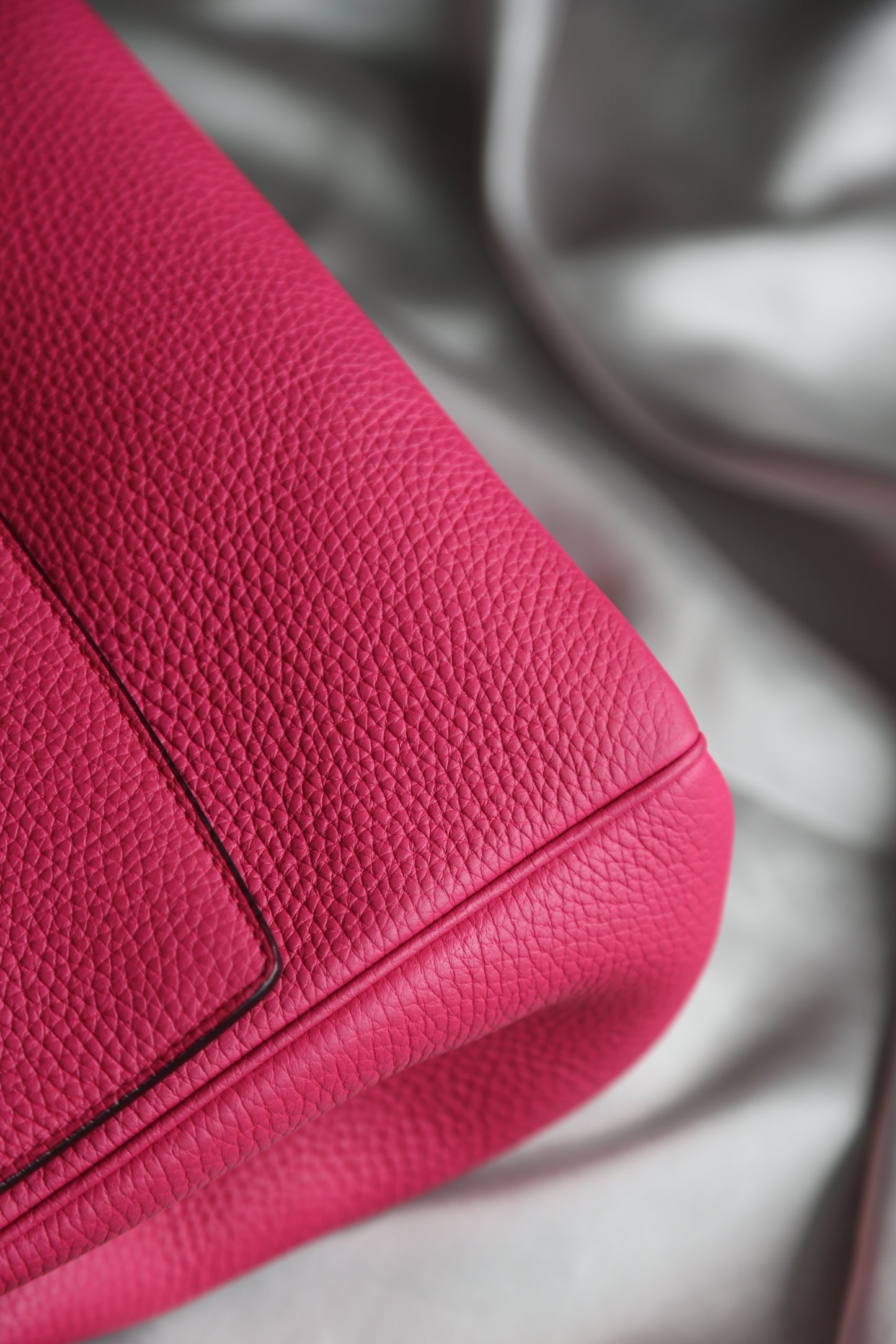 CHRISTIAN DIOR Leather Be Dior Bag