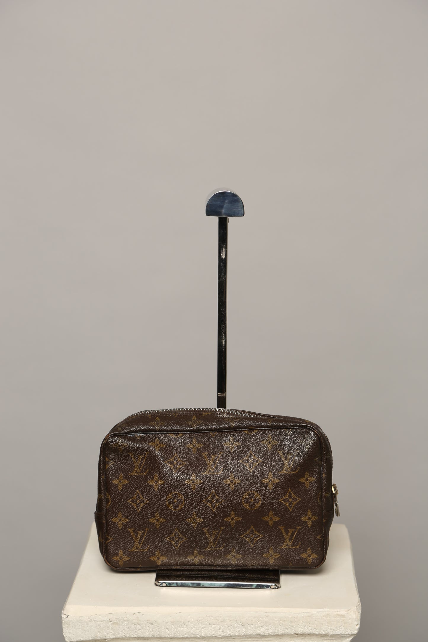 LOUIS VUITTON Monogram Toiletry Bag 23