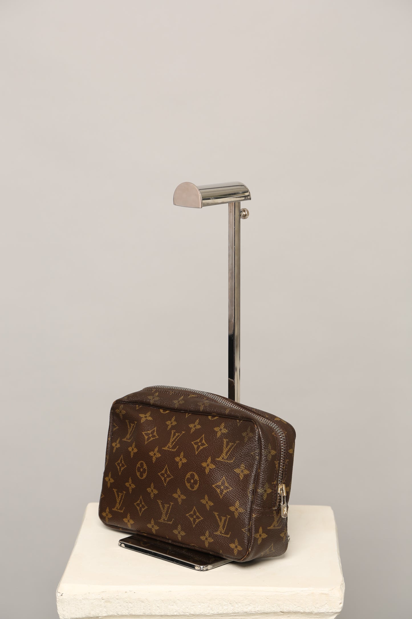 LOUIS VUITTON Monogram Toiletry Bag 23