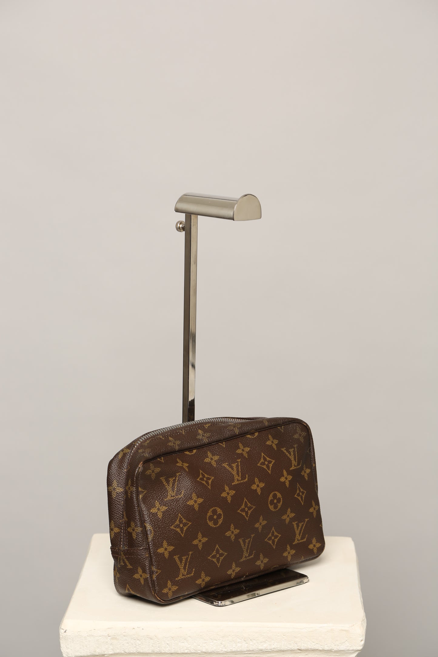 LOUIS VUITTON Monogram Toiletry Bag 23