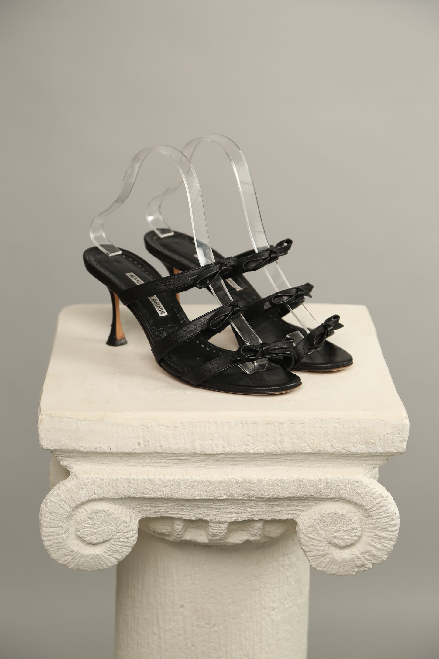 MANOLO BLAHNIK Bow Sandals
