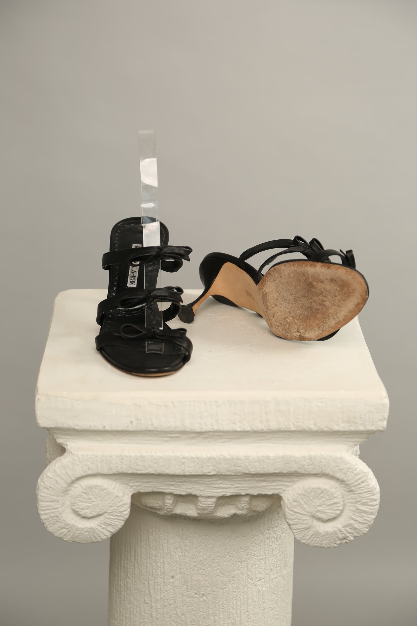 MANOLO BLAHNIK Bow Sandals