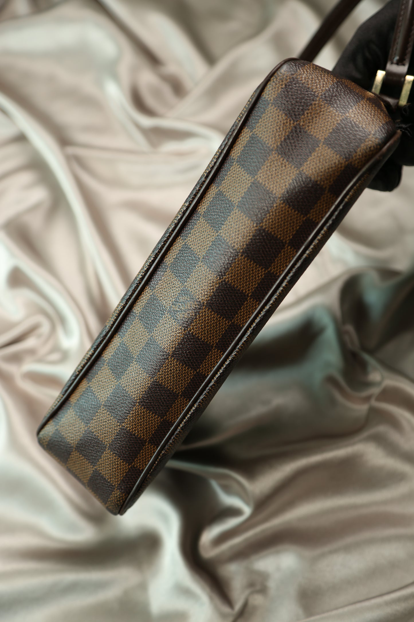 LOUIS VUITTON Damier Ebene Shoulder Bag