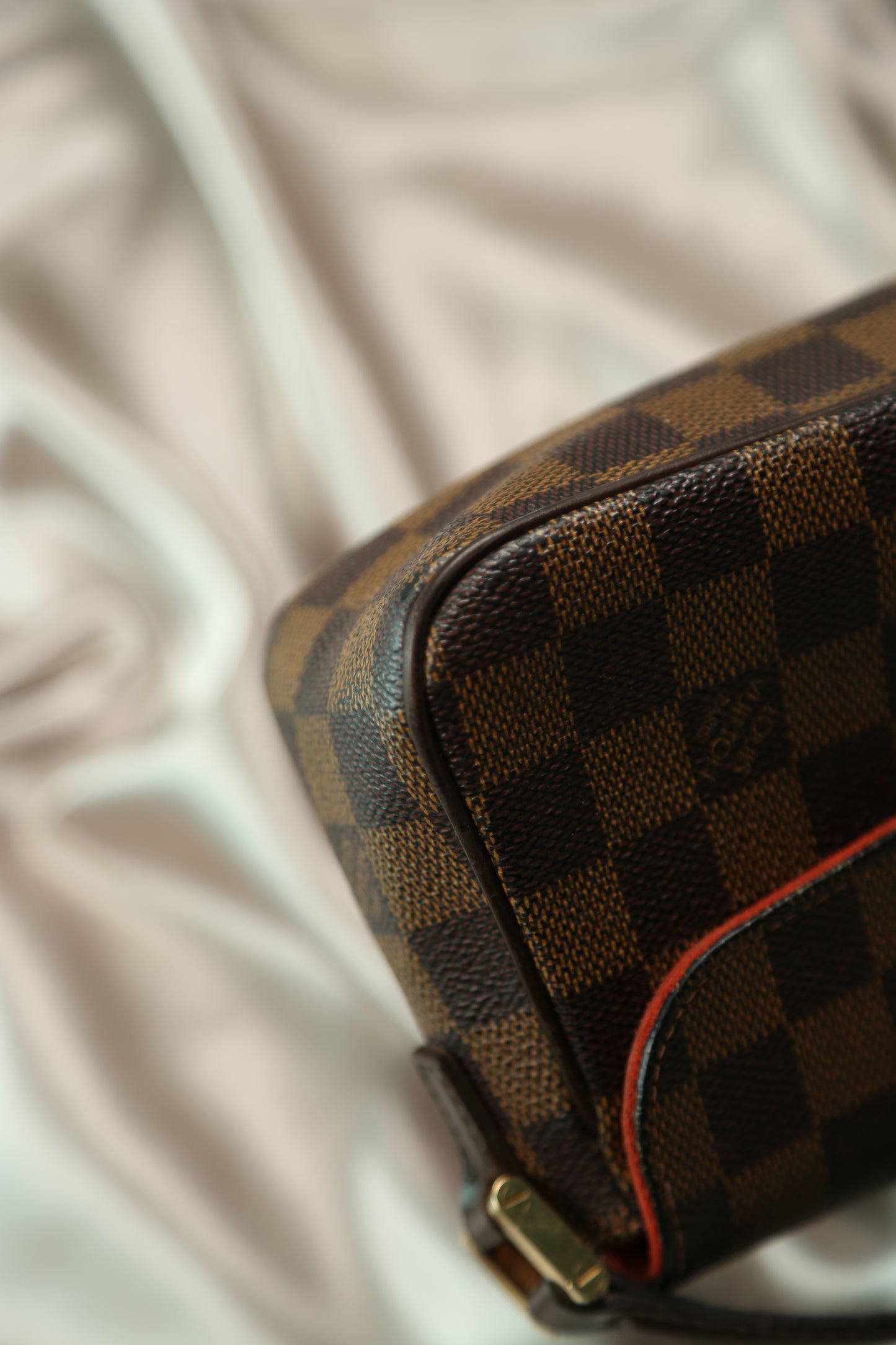 LOUIS VUITTON Damier Ebene Shoulder Bag