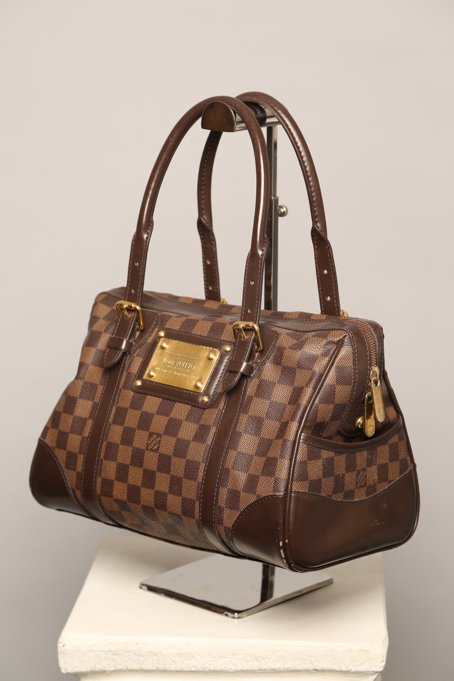 LOUIS VUITTON Berkeley Damier Ebene Y2K Shoulder bag