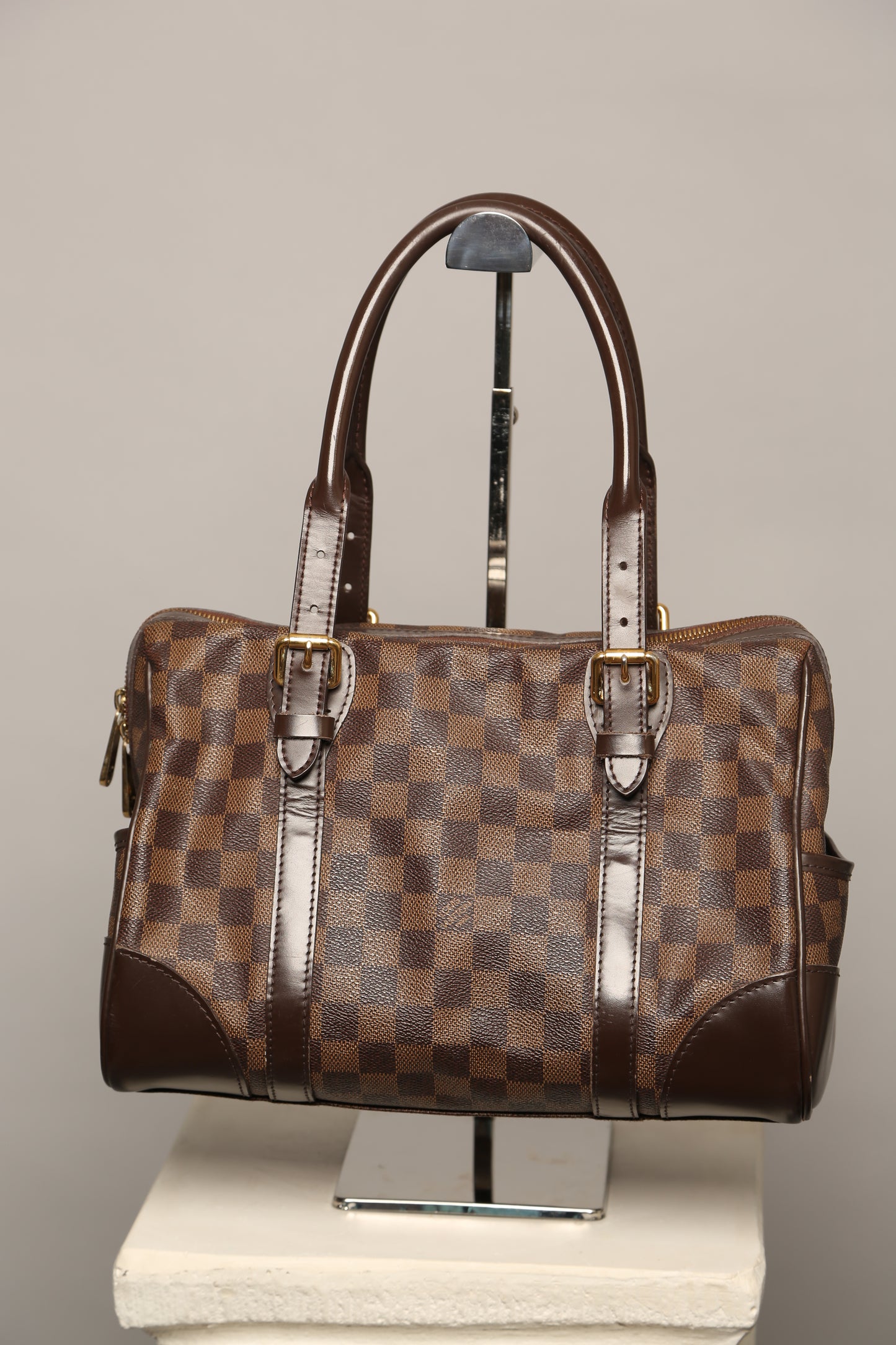 LOUIS VUITTON Berkeley Damier Ebene Y2K Shoulder bag