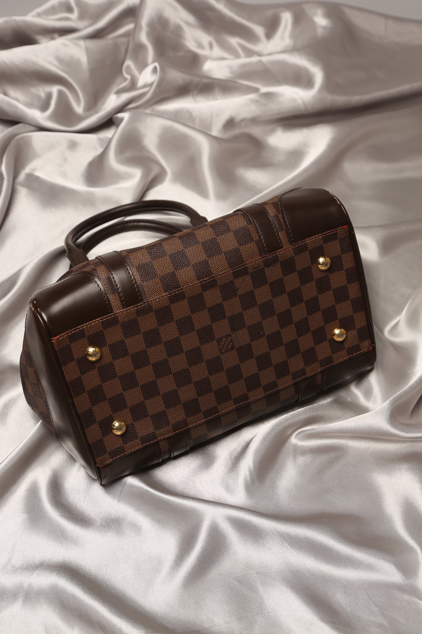 LOUIS VUITTON Berkeley Damier Ebene Y2K Shoulder bag