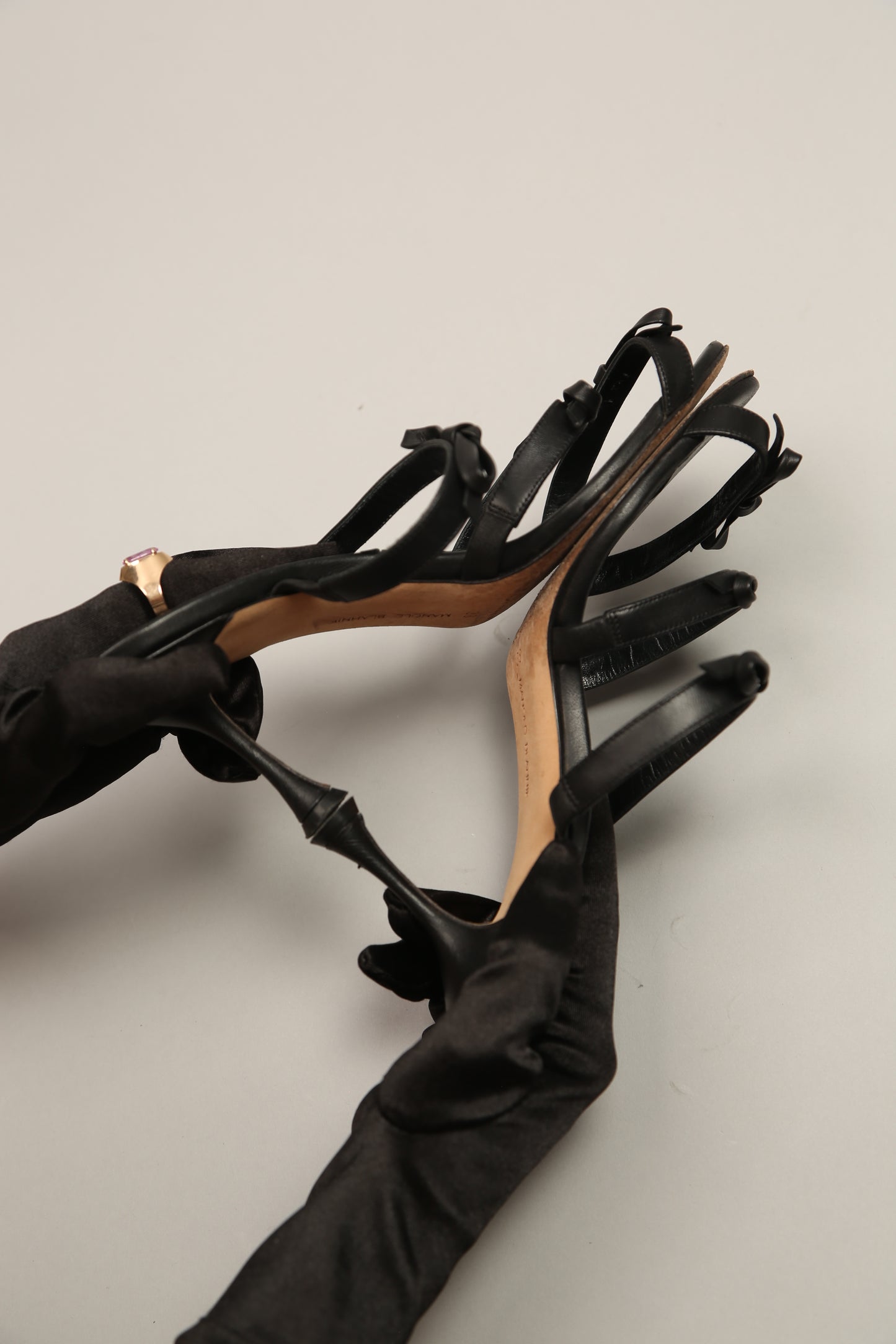 MANOLO BLAHNIK Bow Sandals
