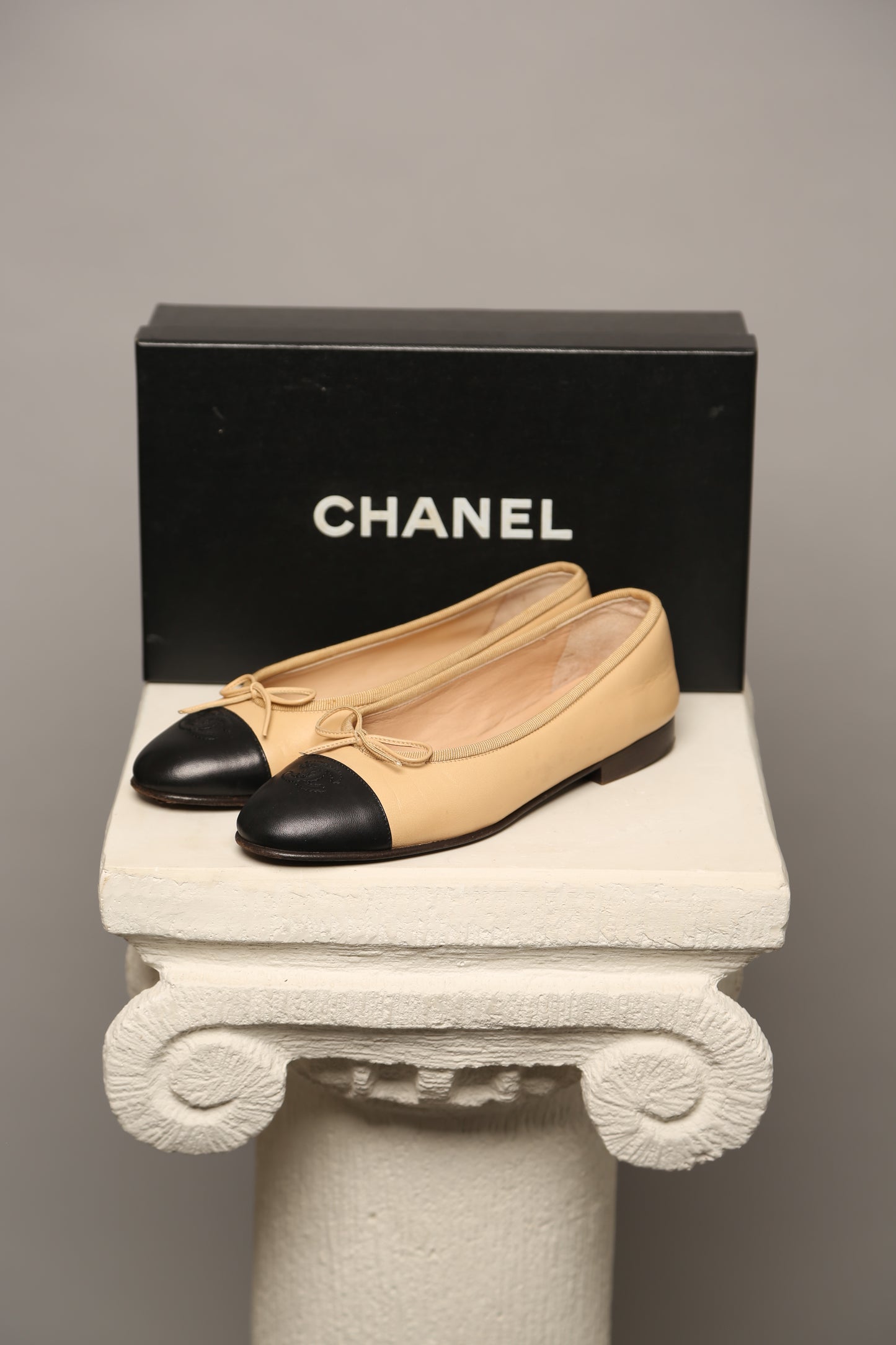 CHANEL CC Ballet Flats