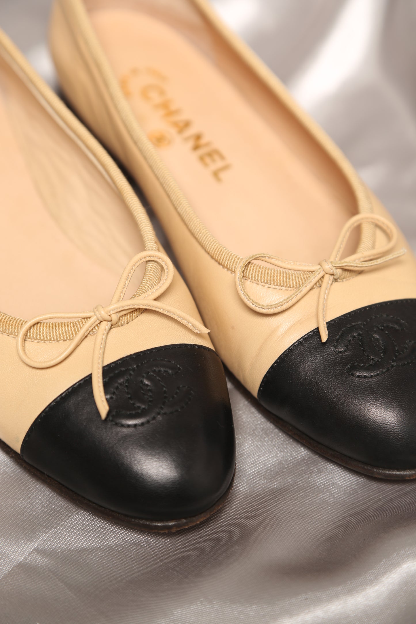 CHANEL CC Ballet Flats