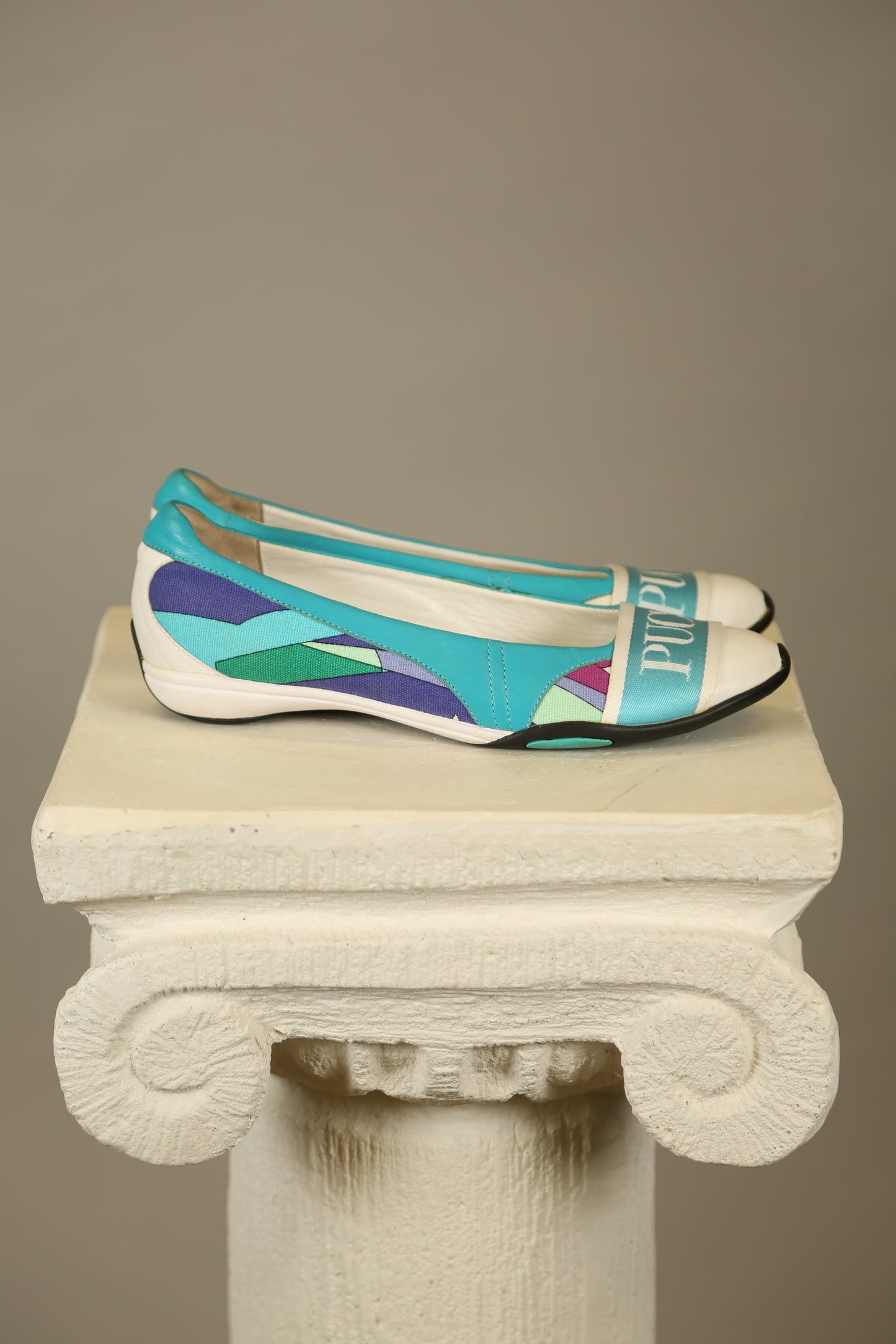 Rare EMILIO PUCCI Ballet Flats