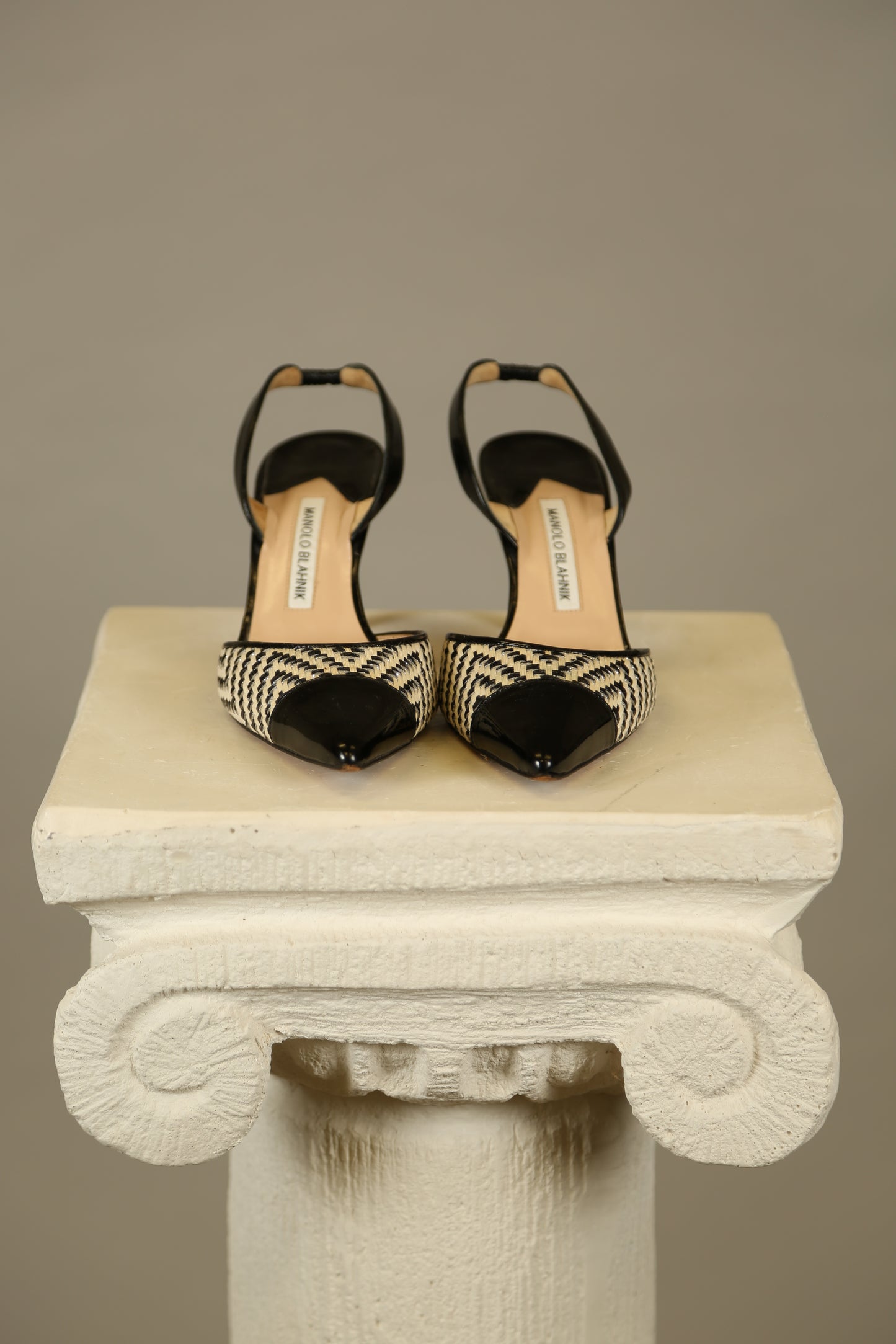MANOLO BLAHNIK Carolyne Back & White Slingbacks