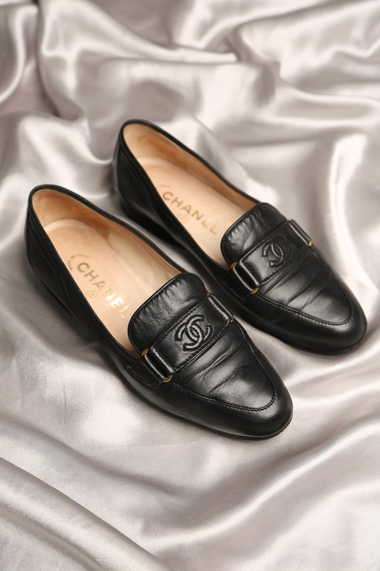 CHANEL CC Loafer