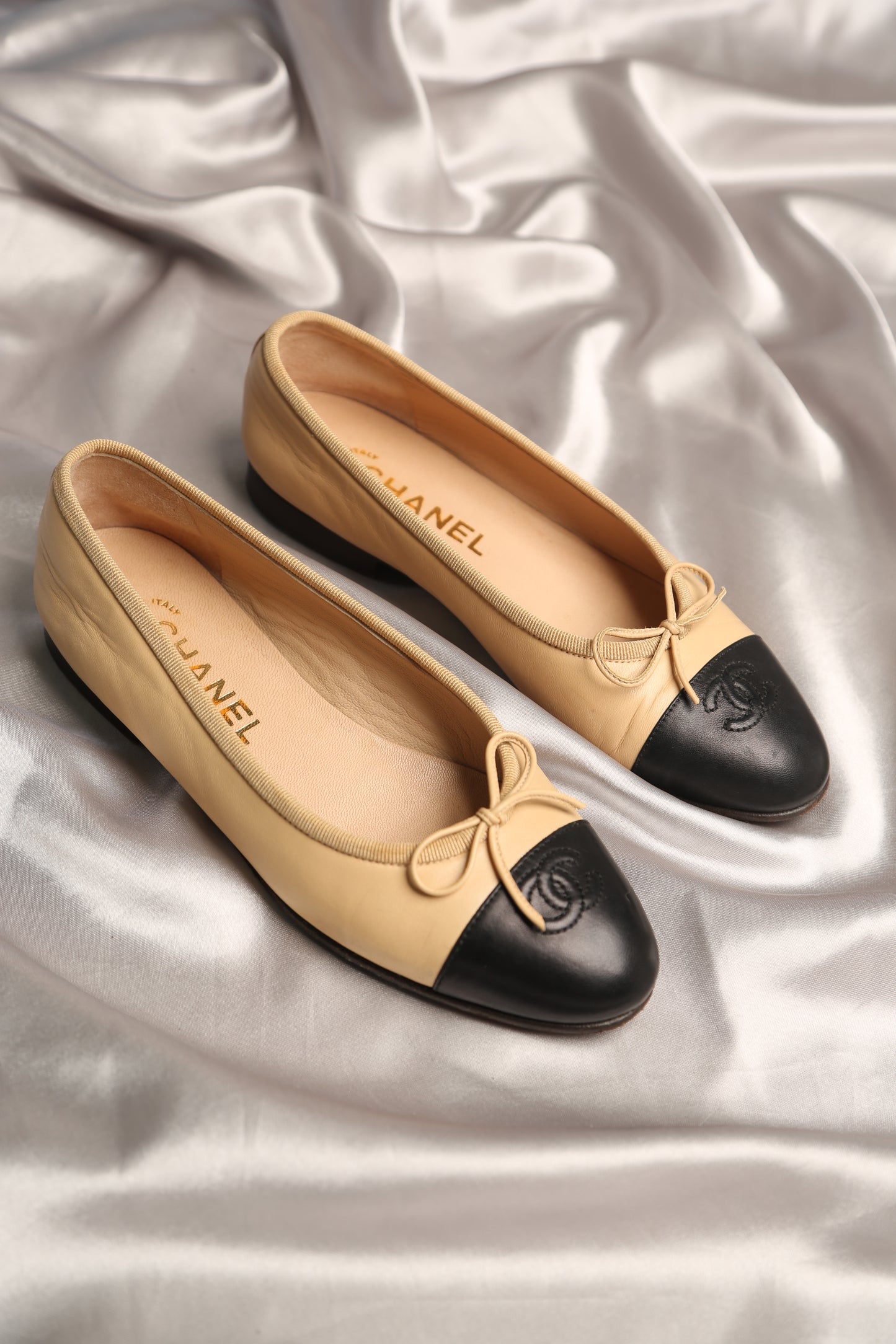 CHANEL CC Ballet Flats