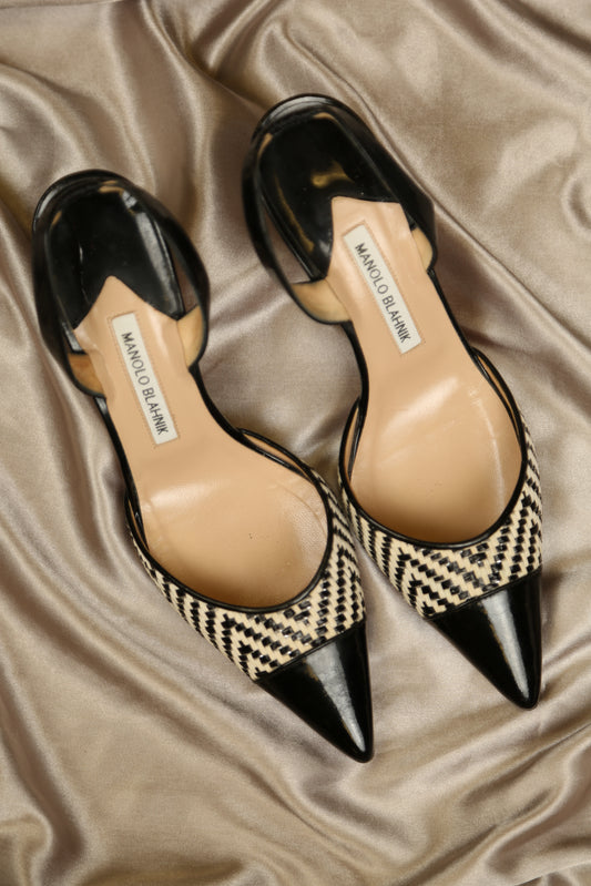 MANOLO BLAHNIK Carolyne Back & White Slingbacks