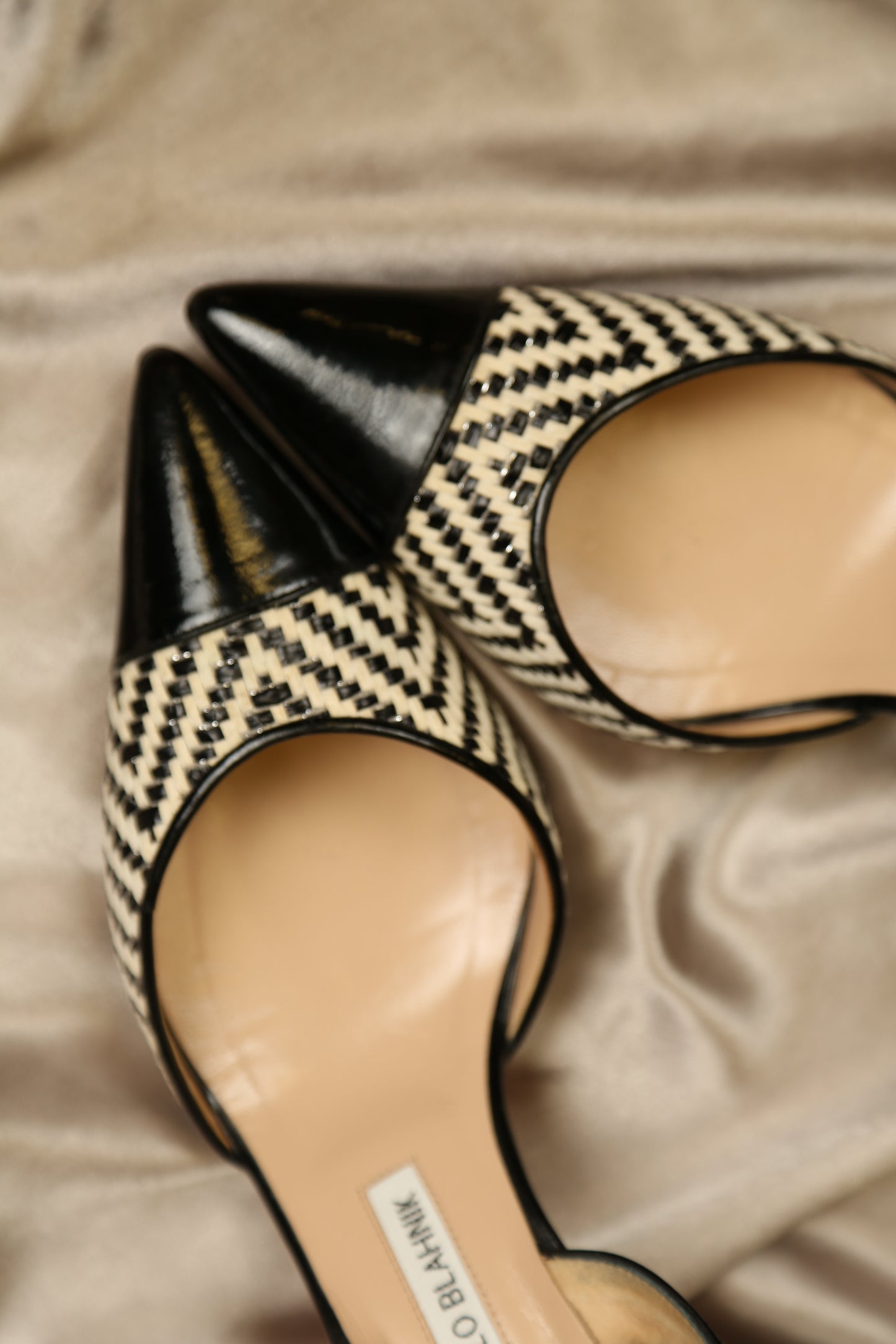 MANOLO BLAHNIK Carolyne Back & White Slingbacks
